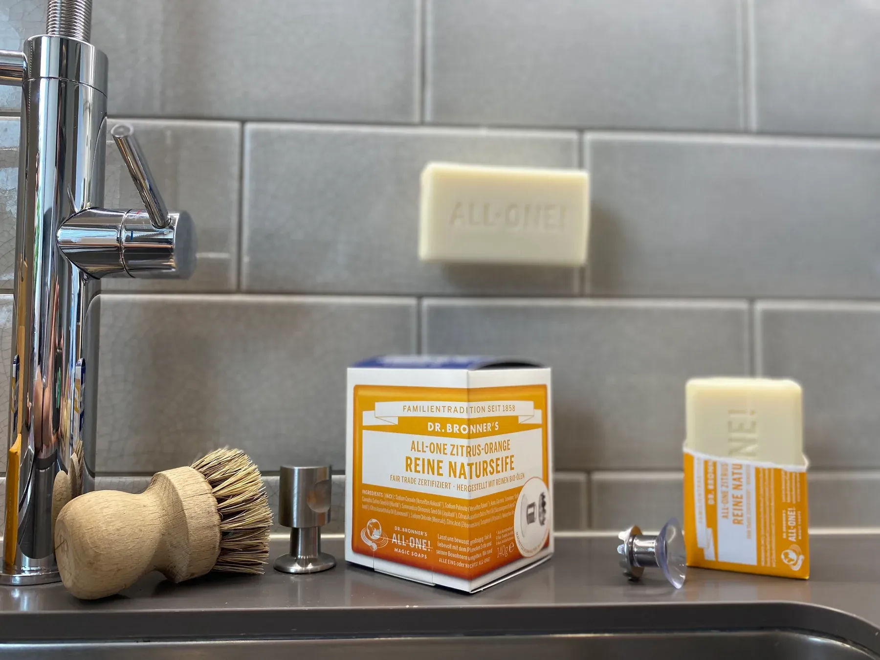 Dr. Bronner's  Set Seifenhalter mit Stückseife