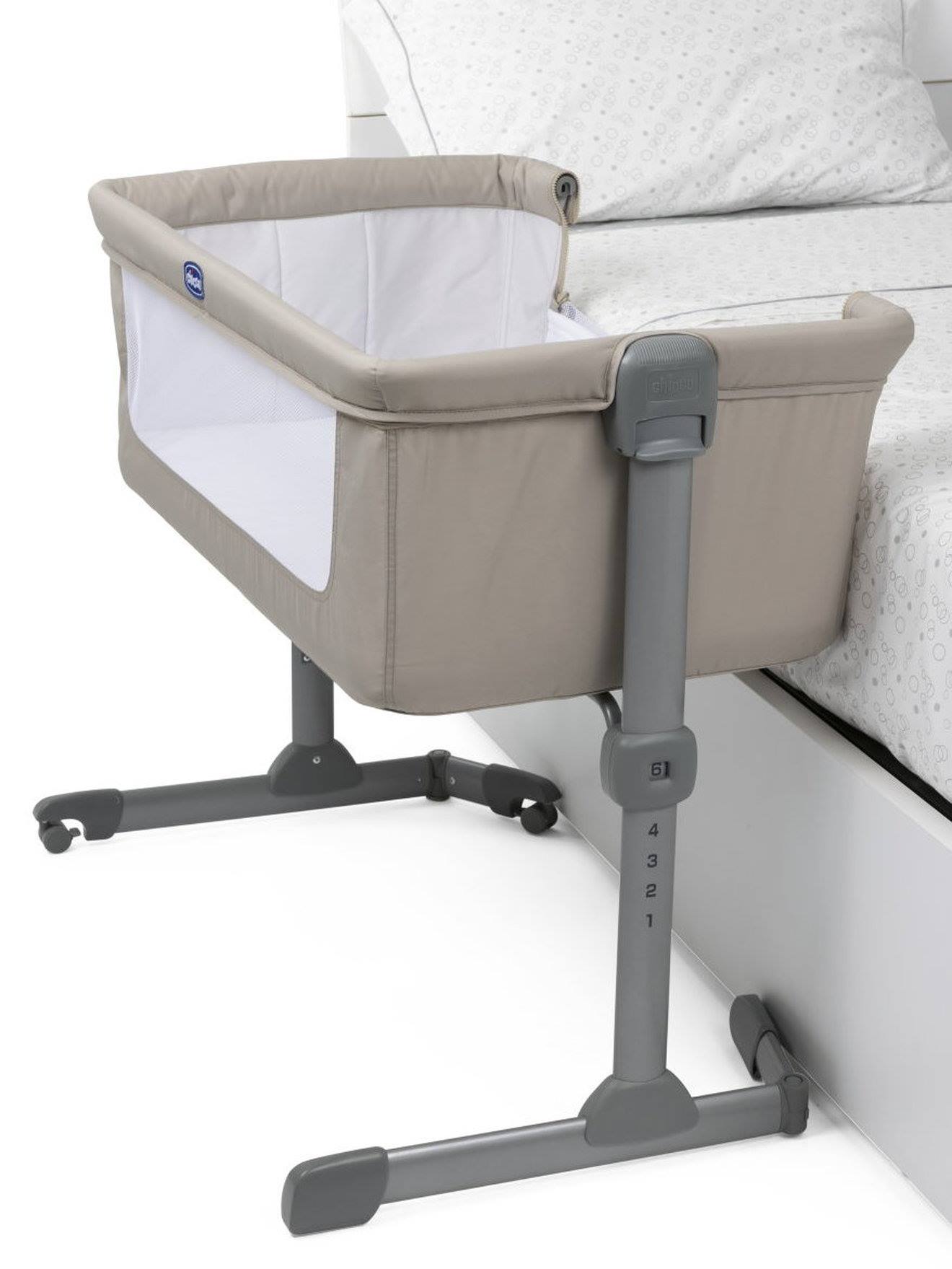 Berço Chicco Next2Me Essential para dormir junto com a família, azul