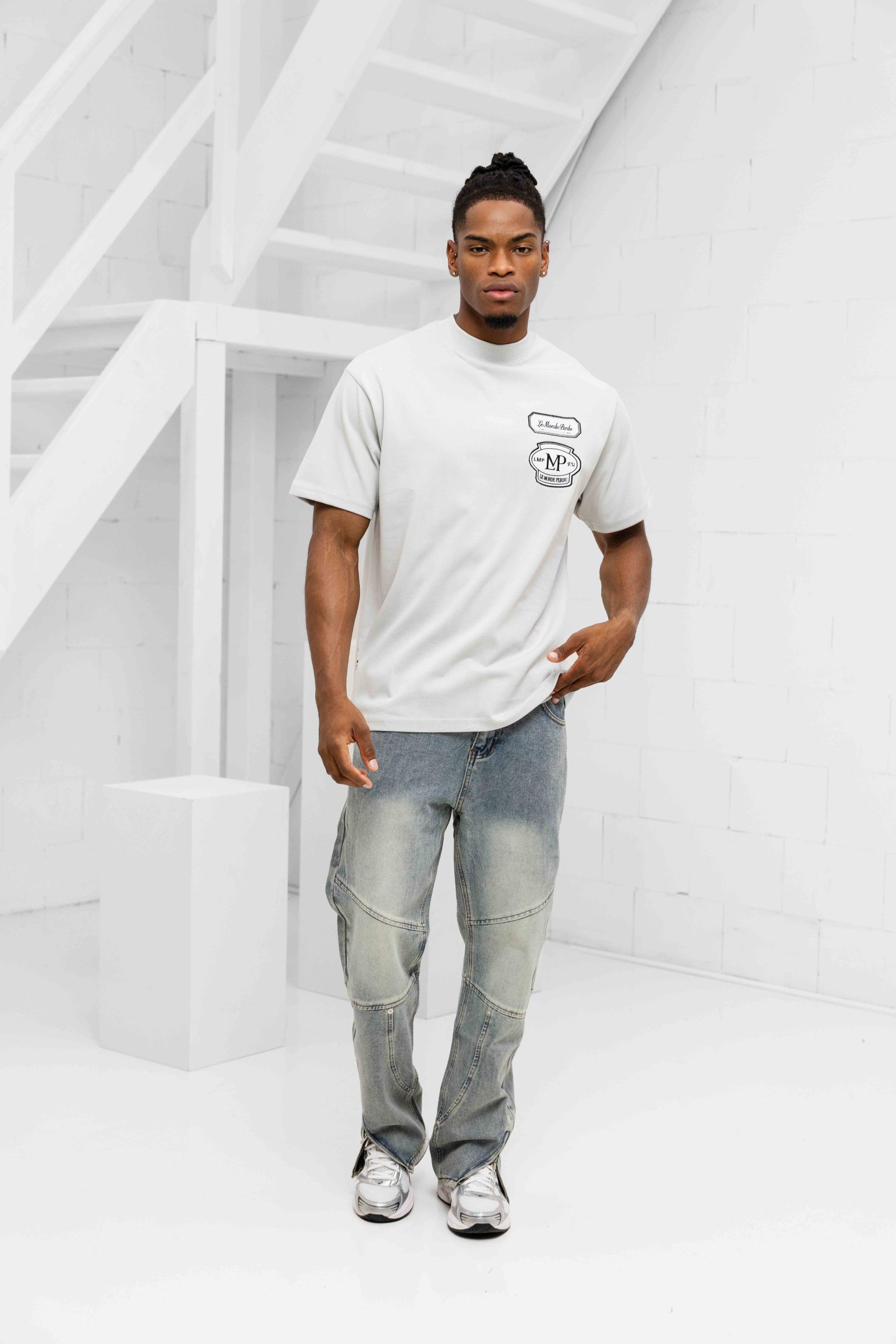 Le Monde Perdu Double Embroidery T-Shirt Lichtgrijs