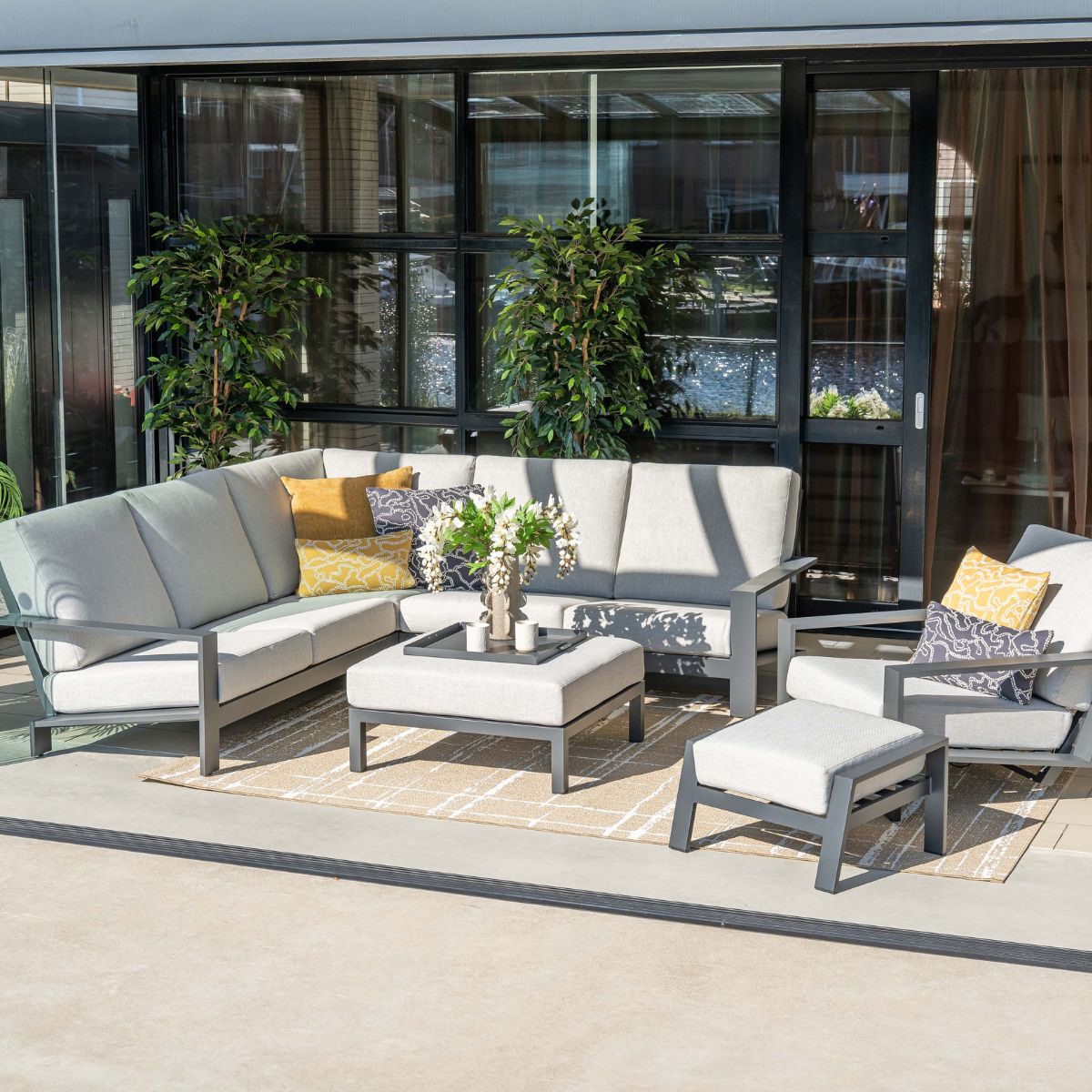 Lincoln aluminium loungeset - carbon black - valley sand