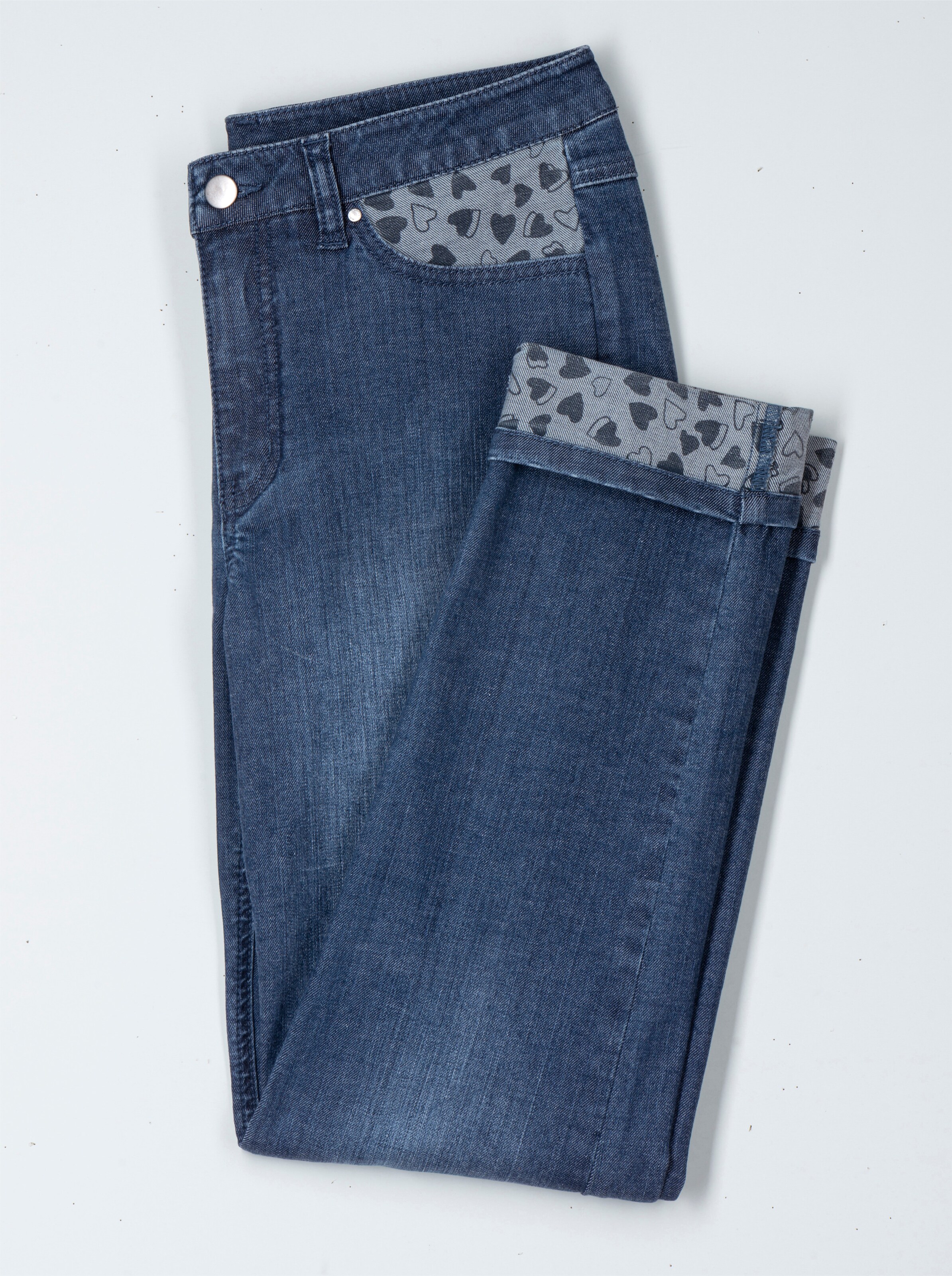 Jeans in blue-stone-washed