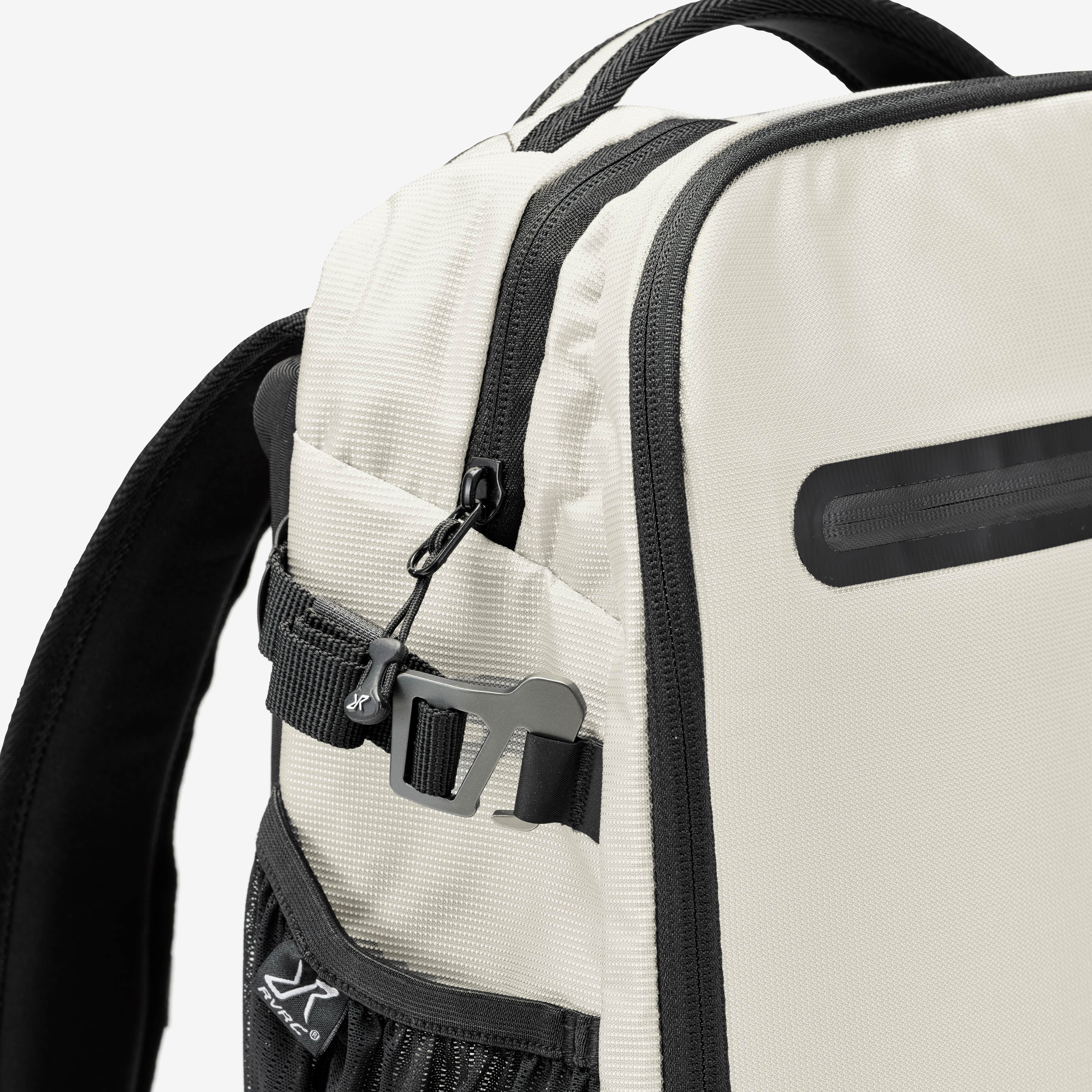 Explor Backpack 18L  Tofu