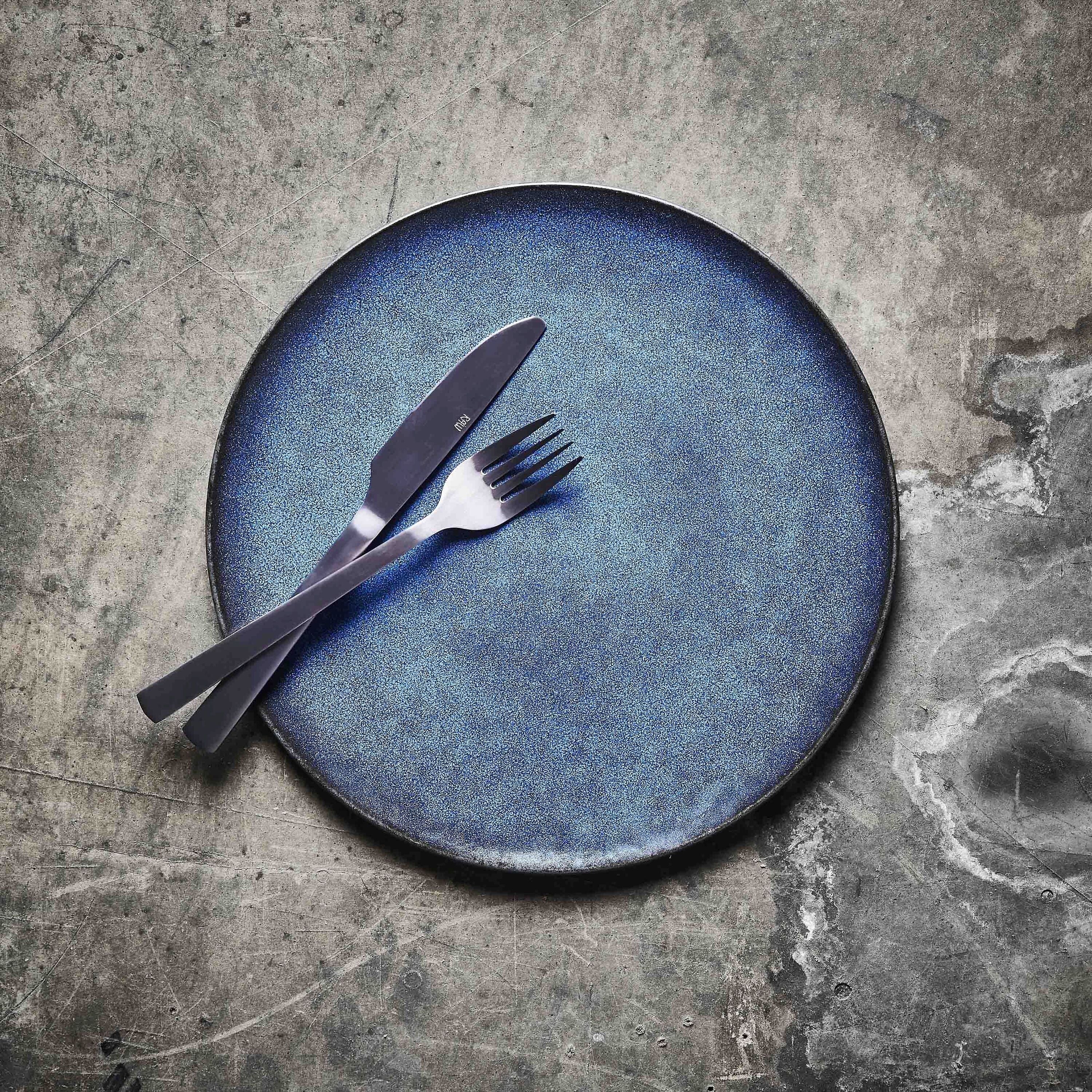 RAW MIDNIGHT BLUE Speiseteller - Blau / H: 2.0 cm