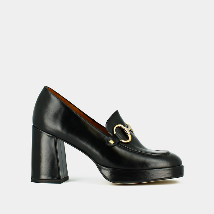 Mocassins à talons et mords  en cuir glacé noir
