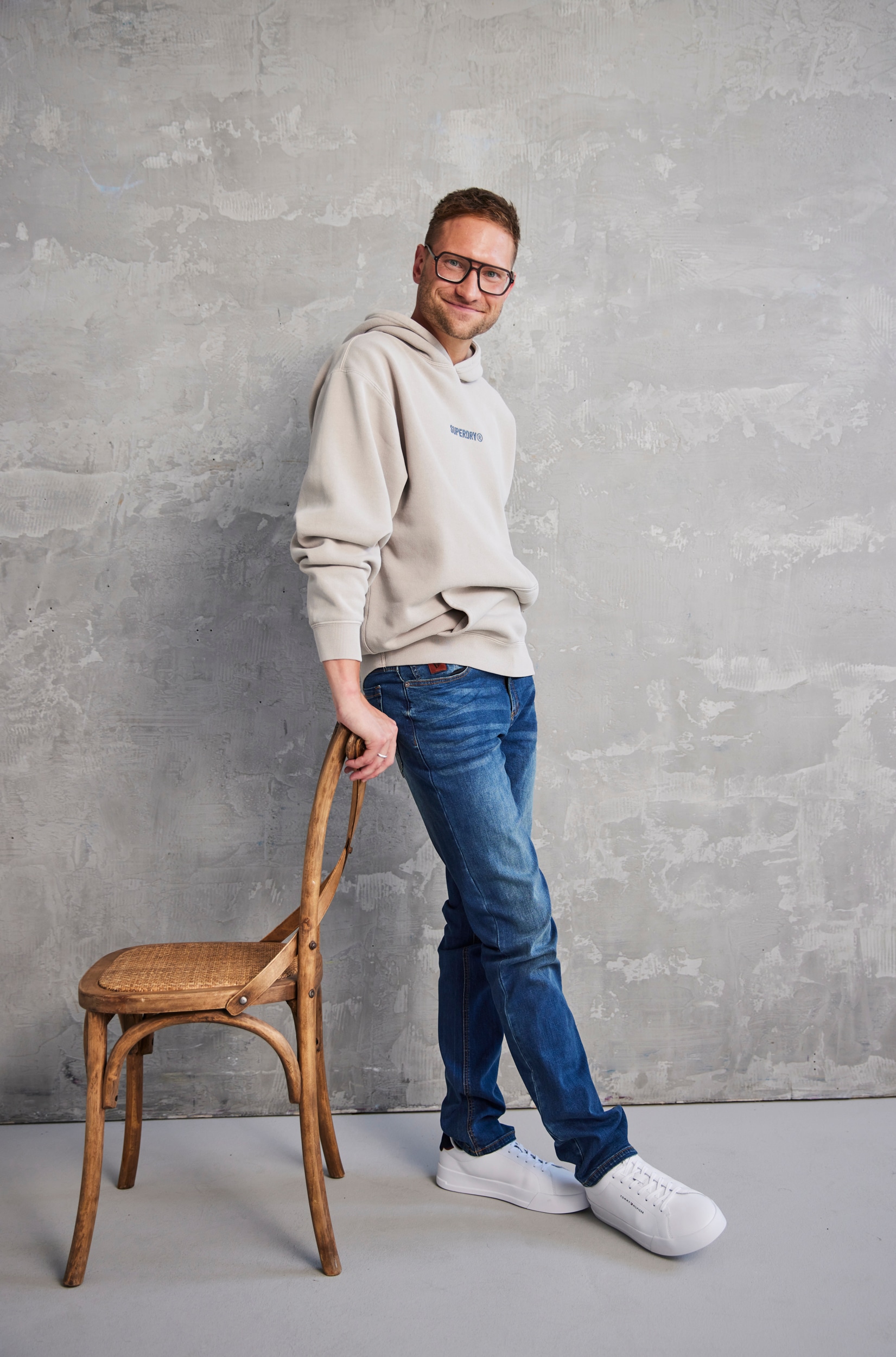 Bruno Banani Straight-Jeans »Hutch«, gerade Beinform,  teilweise mit modischen Destroyed-Effekten,