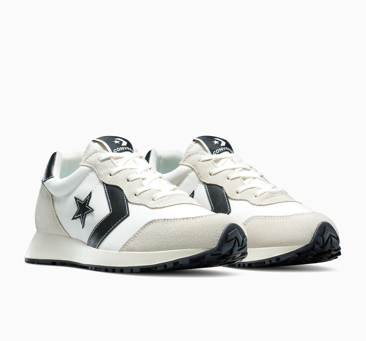 CONVERSE<br>Tênis Omega Trainer Cor da Temporada