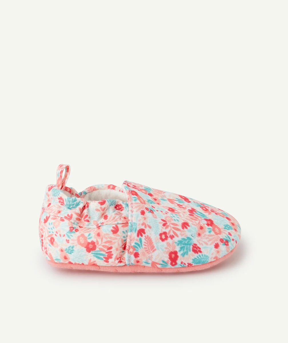 LES CHAUSSONS ROSES FLEURIES