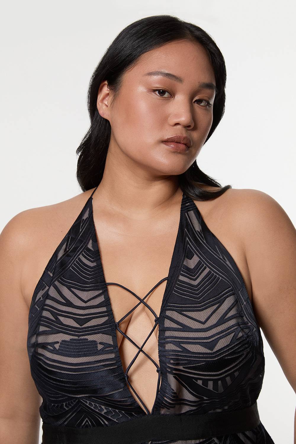 KarenMillen Amelia Graham Robe Colonne Tissée Grande Taille avec Détails en Lacets Burnout
