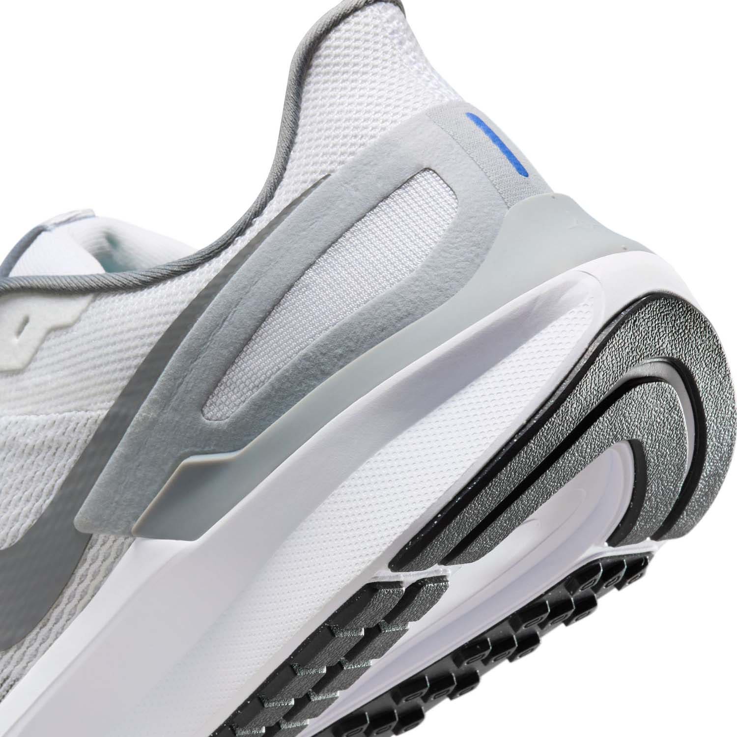 Nike  Structure 25