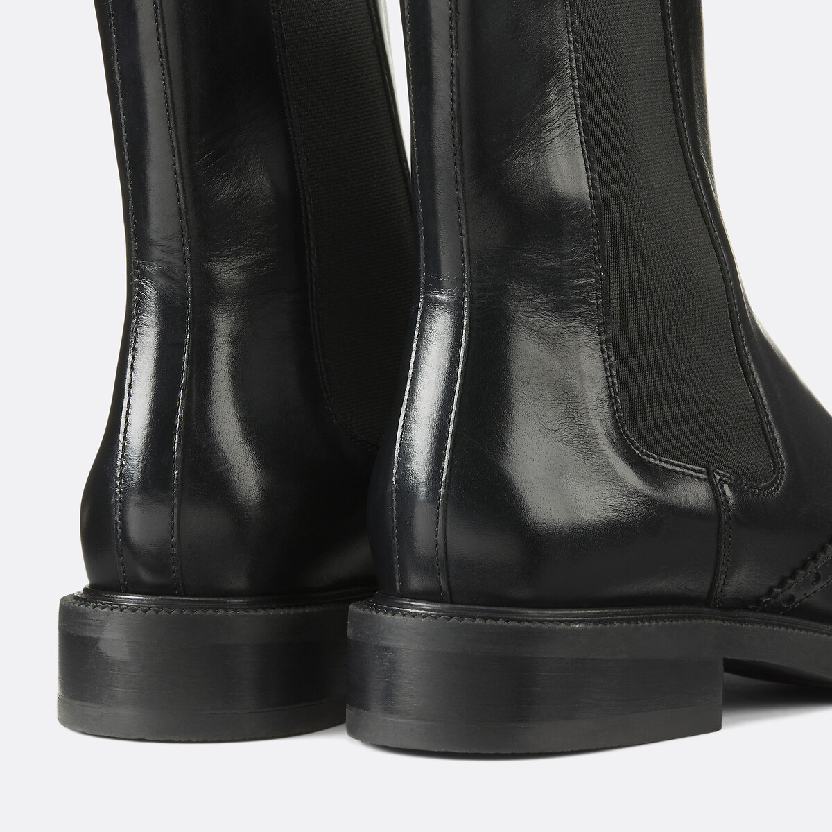 COLEÇÃO LA REDOUTE<br>Botas Chelsea em couro perfurado