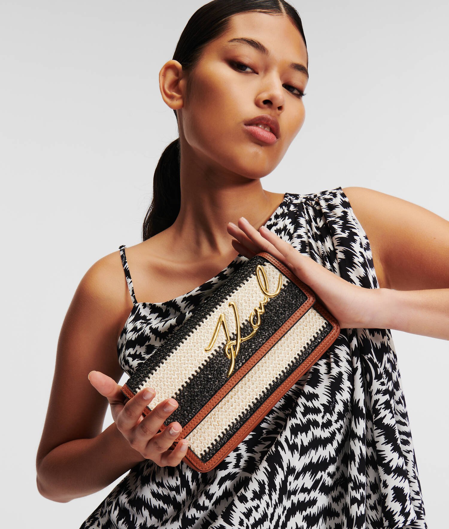 POCHETTE K/SIGNATURE EN RAPHIA