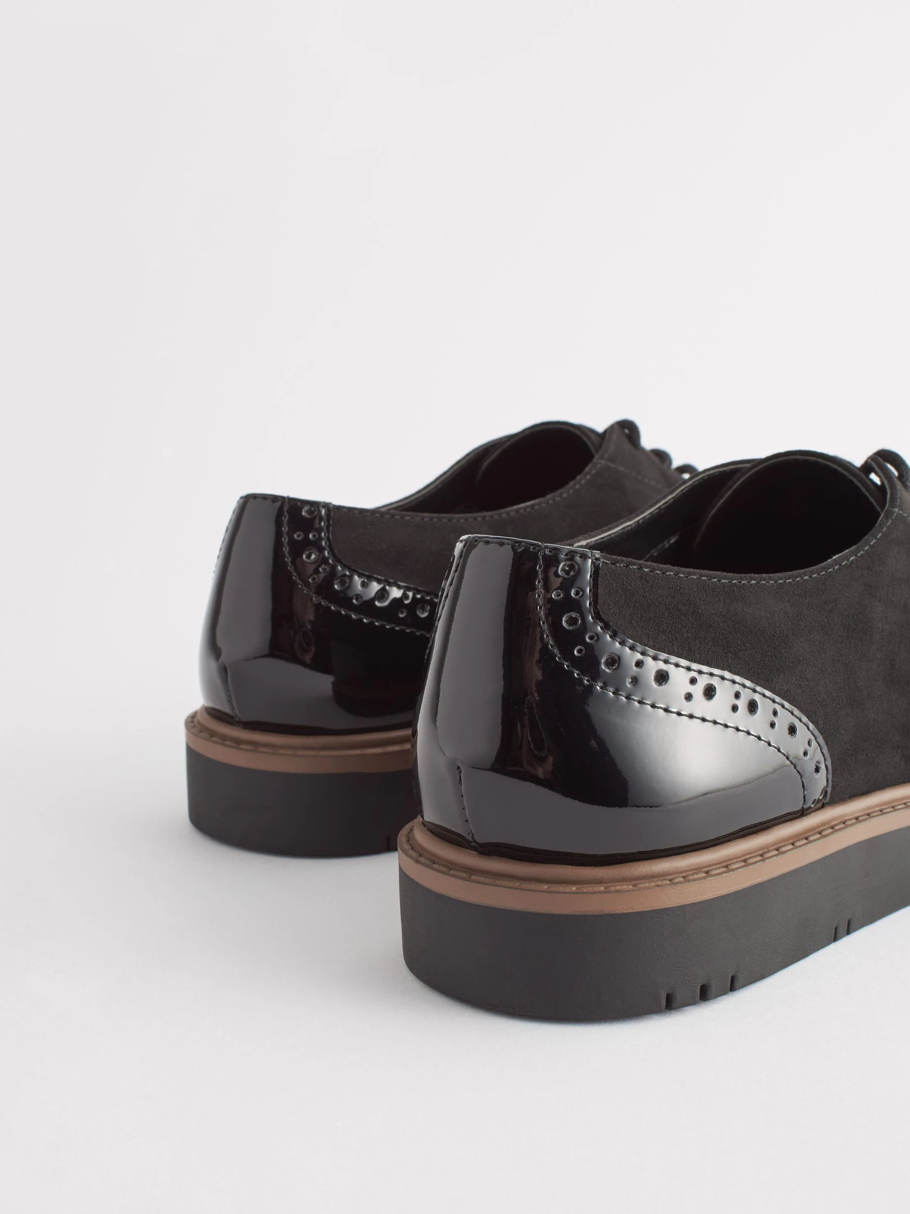 Zwart - Brogue Lace Up Chunky Sole Shoes
