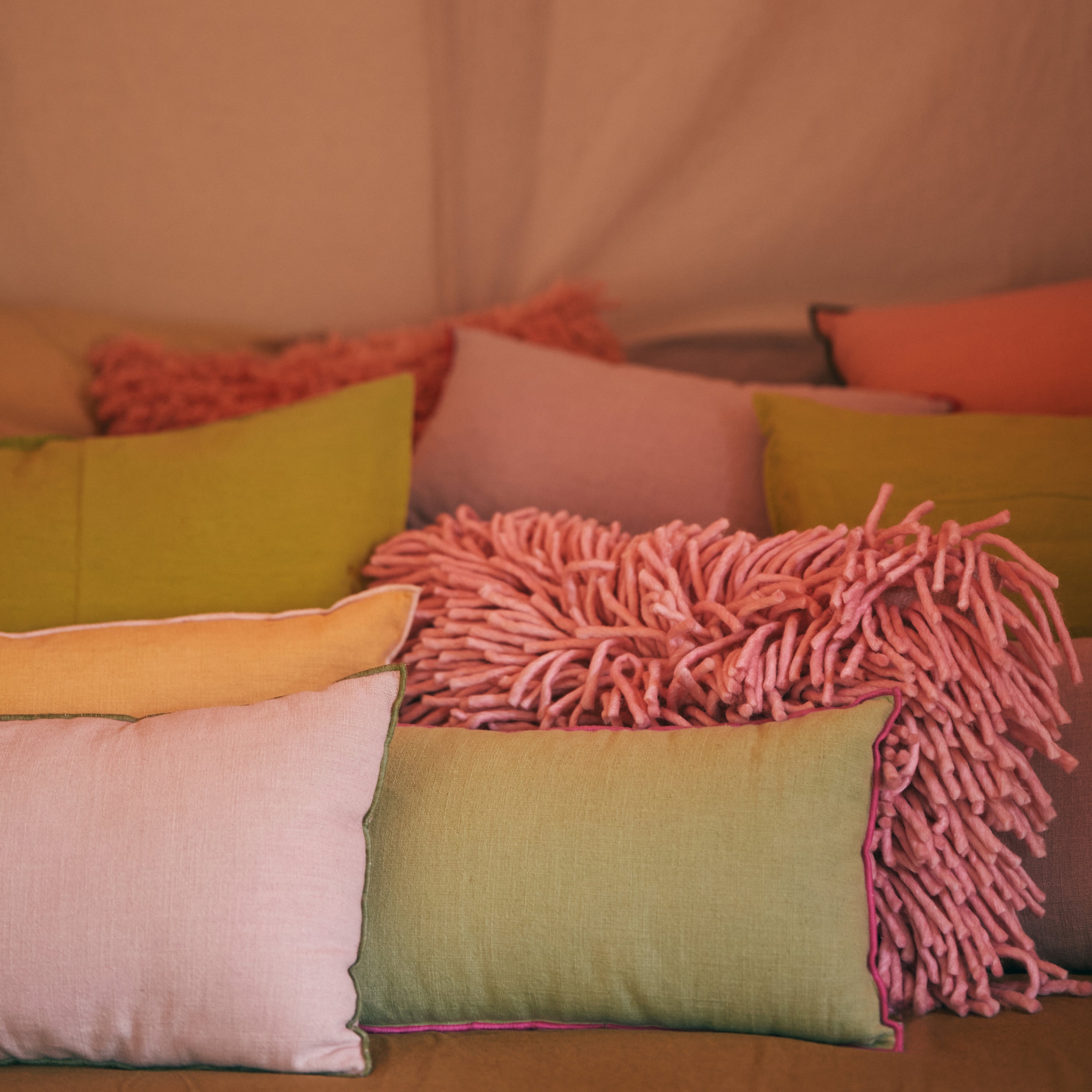 HKliving Rugged Woolen Sierkussen 60 x 40 cm - Pink