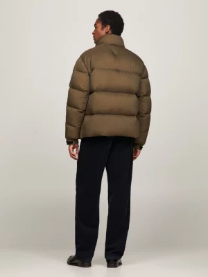 Jaqueta puffer tingida em peça de Nova York