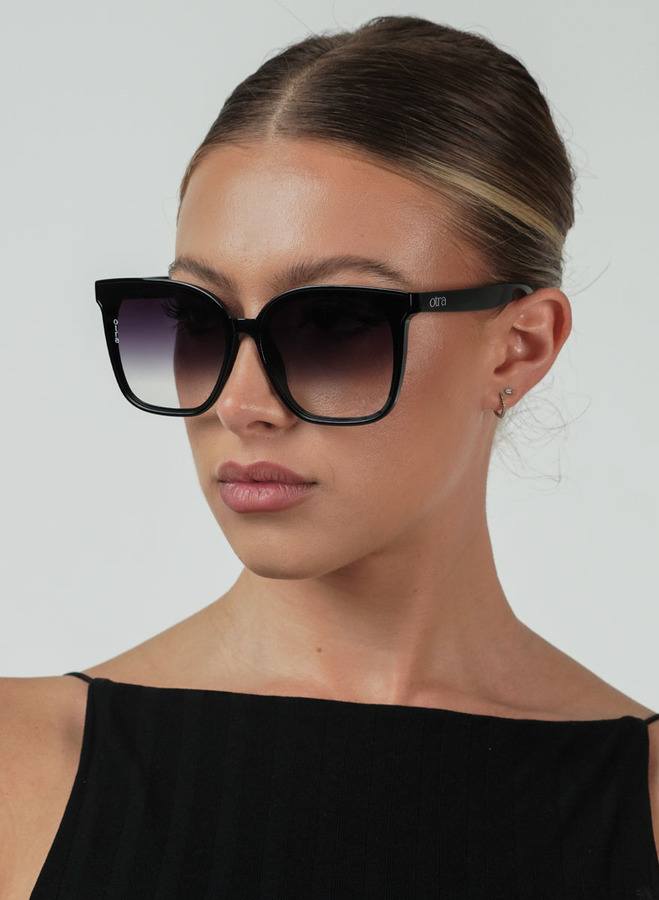 Otra Eyewear Betty Black/Smoke Fade