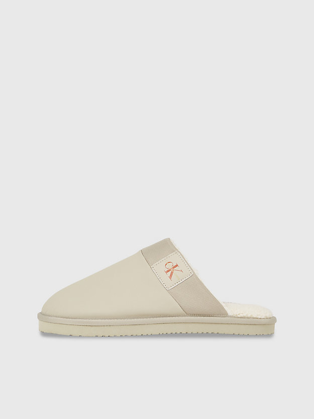 Chinelo mule de couro sintético