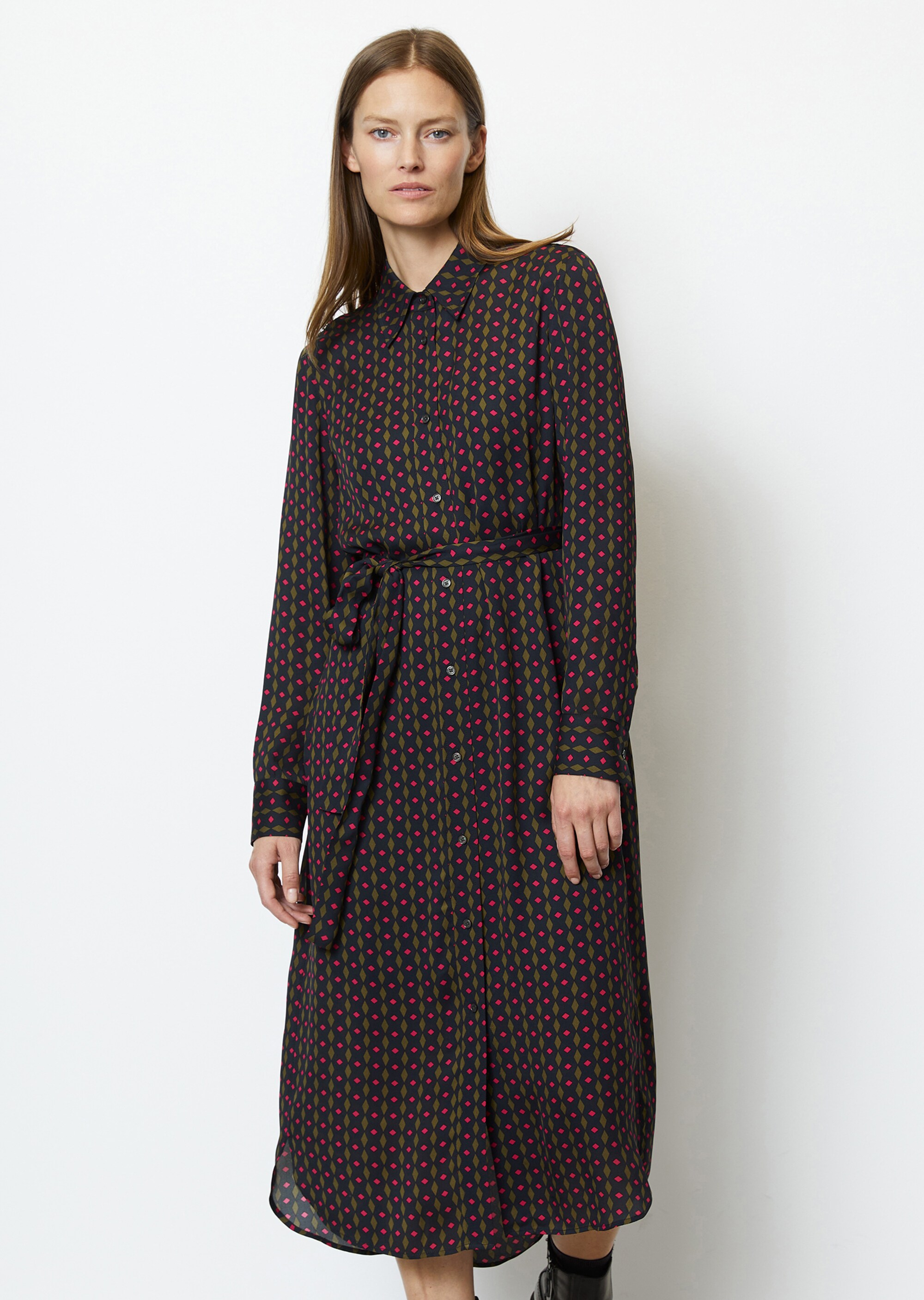 Hemdblusenkleid loose aus fließendem Viskose-Crêpe