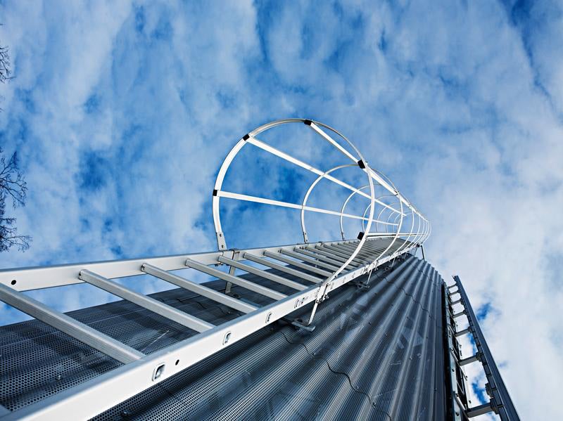 MUNK vaste ladders, gegalvaniseerd staal, 9,52m SH