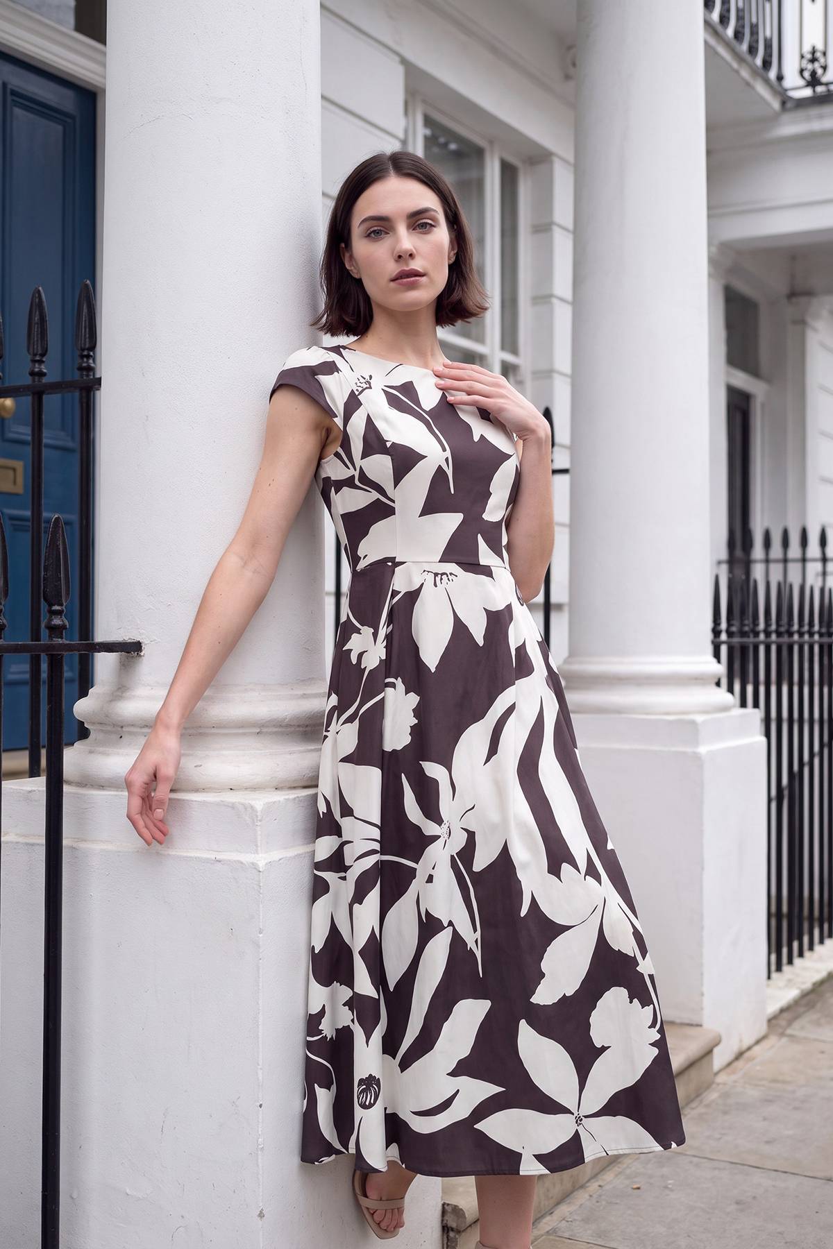 Wallis Robe Midi Évasée À Motif Floral En Ottoman