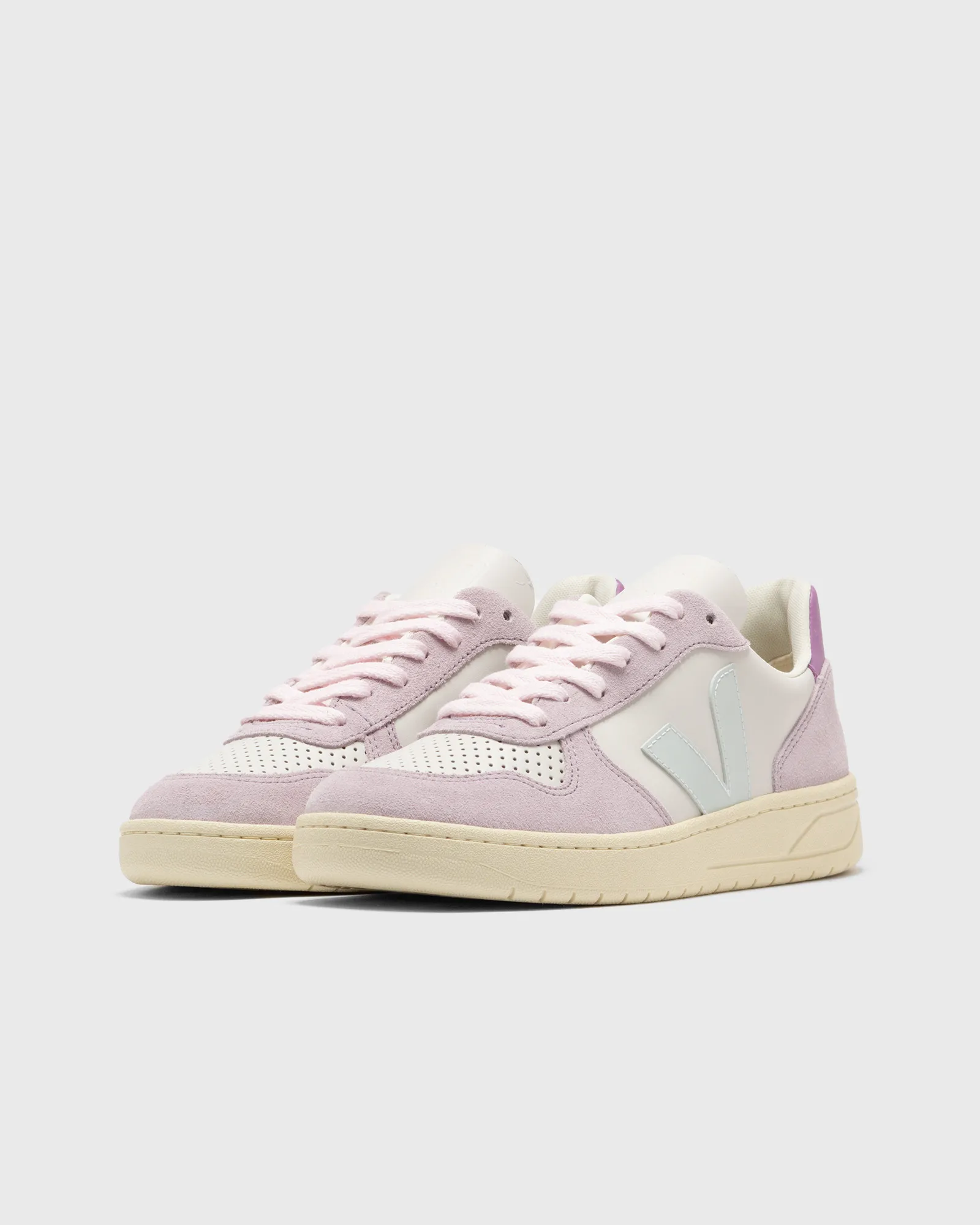 Veja V-10 LEATH
