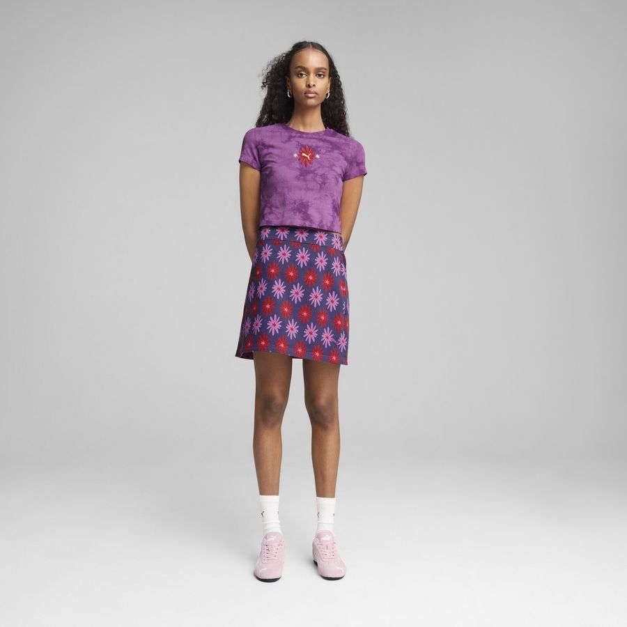 Puma WARDROBE ESS FLORAL PACK Kurzes figurbetontes T-Shirt mit Waschung und Grafik