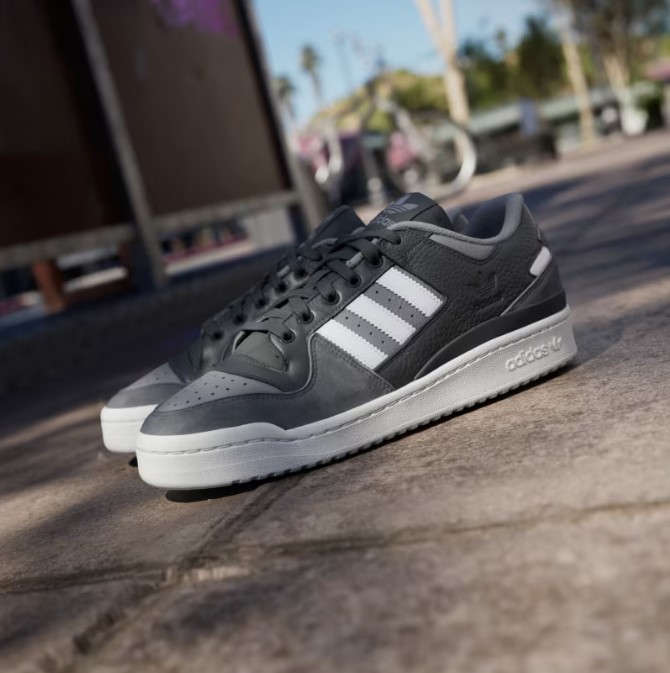 Adidas Skateboarding Forum 84 Low ADV Carbon Crystal White Grey Three 6.5 US / 39.5 EU