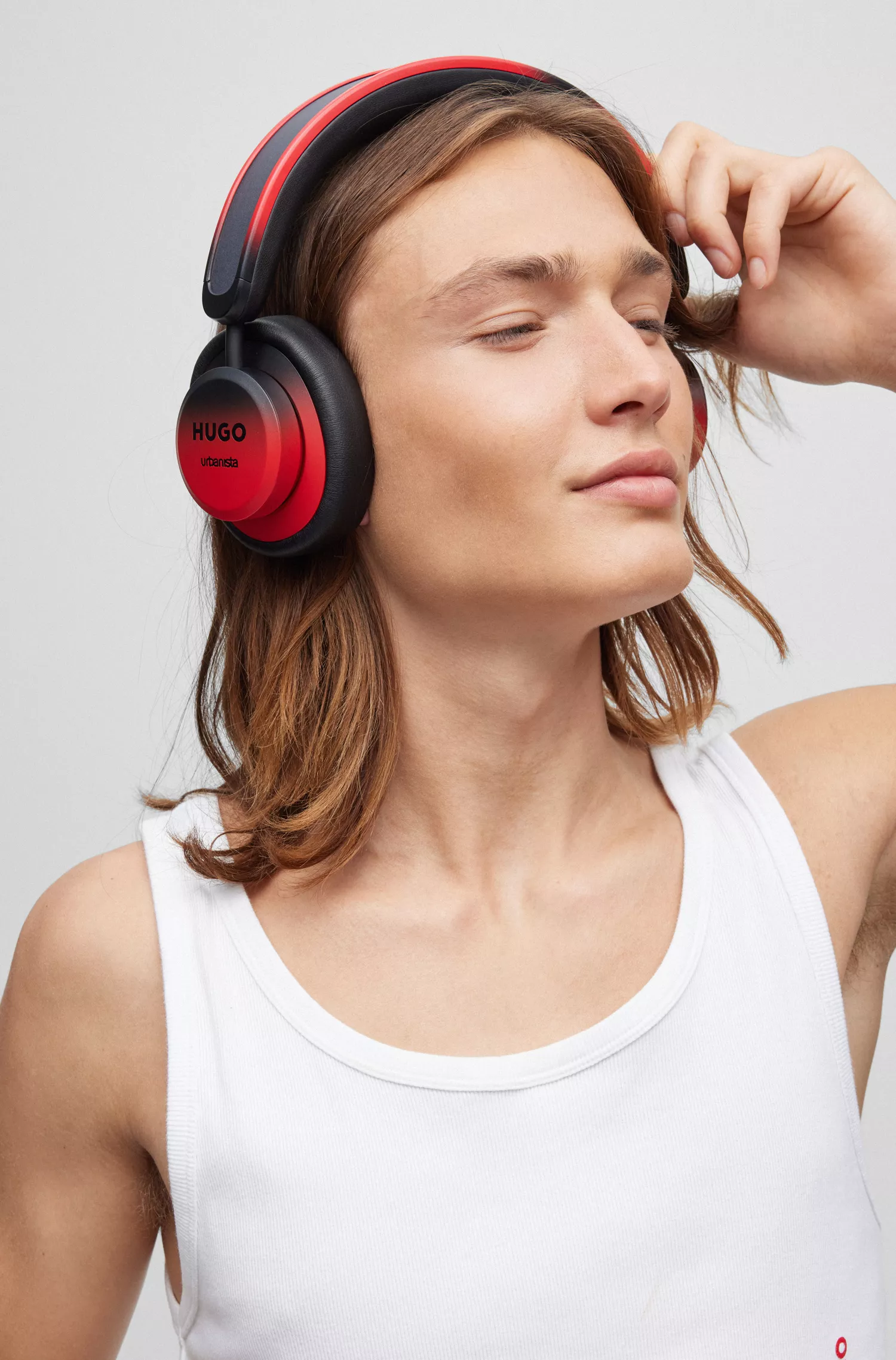 Fones de ouvido sem fio HUGO Red-HUGO x Urbanista com energia solar