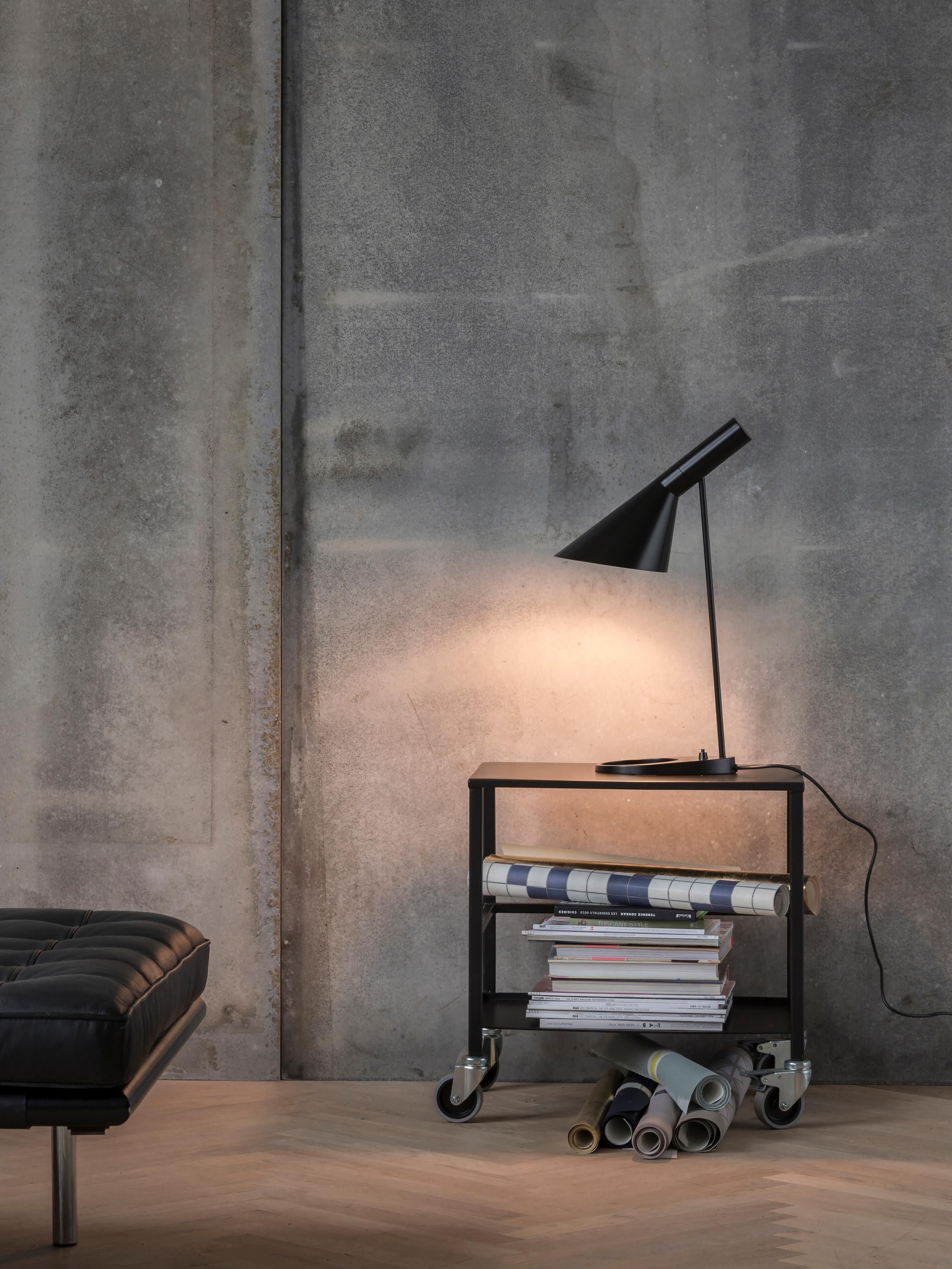 Bureaulamp AJ, in verschillende formaten