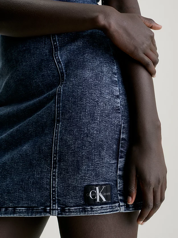 Minivestido jeans sem alças