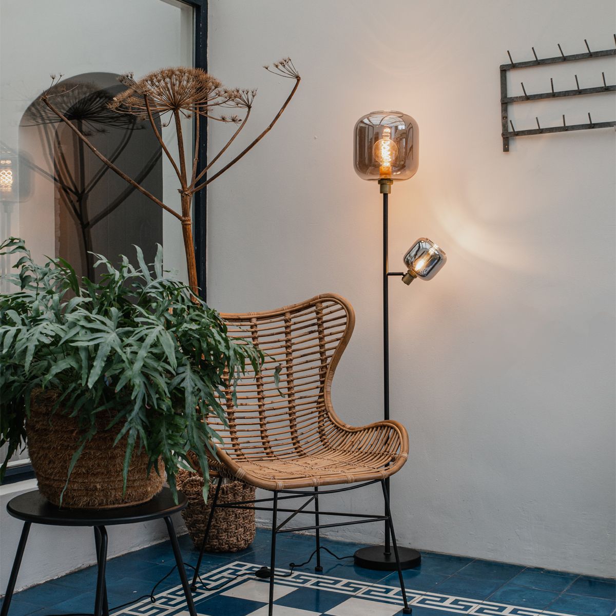 Vloerlamp zwart met goud met smoke glas 2-lichts - Zuzanna