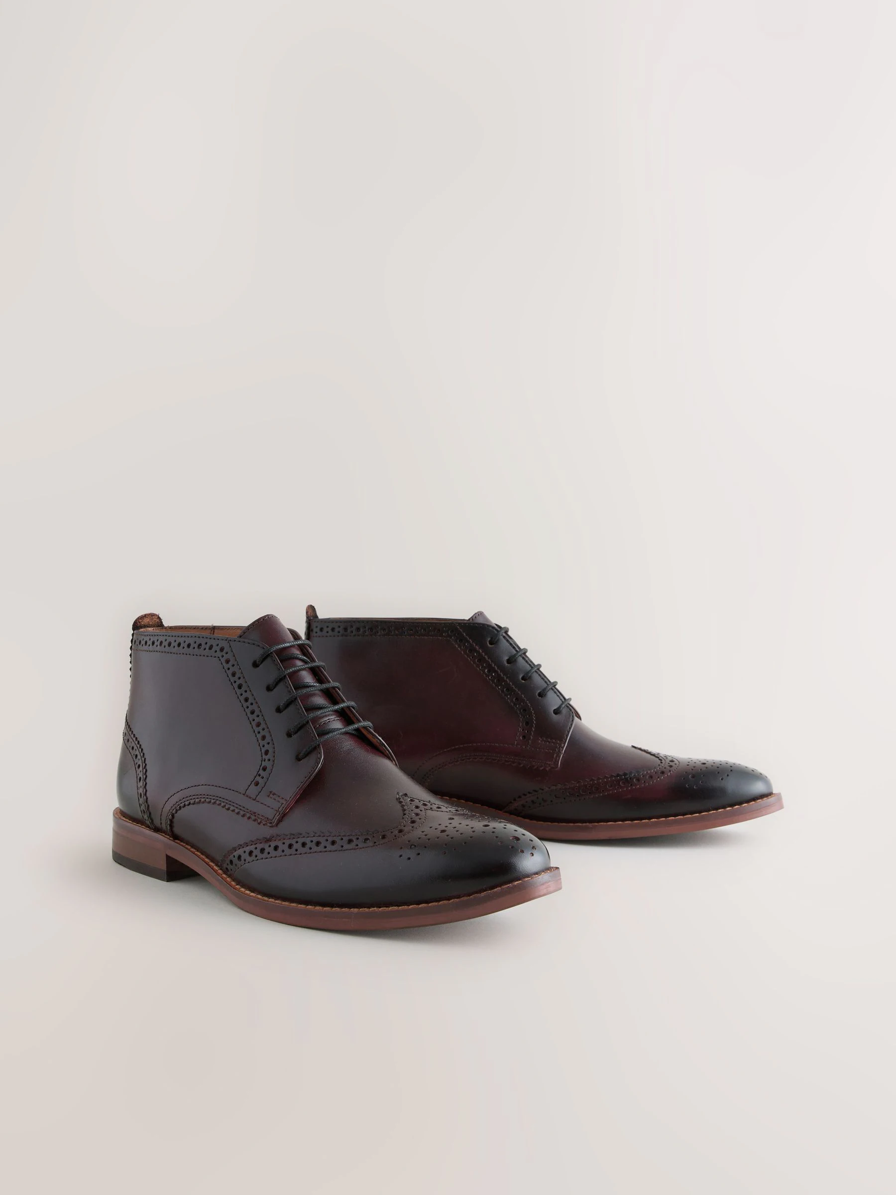 Bordeauxrood - Smart Brogue Leather Boots