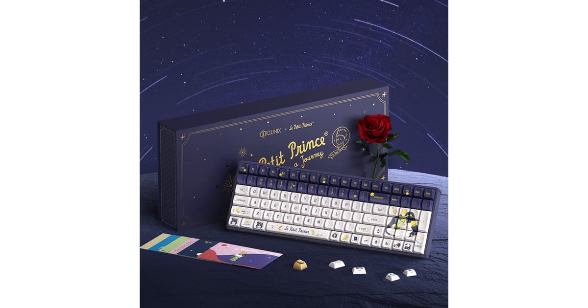 IqunixF97 Starry Tryst, gaming toetsenbord  (Donkerblauw/wit, US lay-out, Gateron Red, RGB leds, 96%, Hot-swappable, PBT, 2.4GHz | Bluetooth 5.1 | USB-C)
