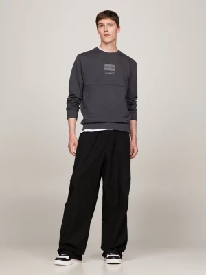 Moletom com gola redonda e logo tonal