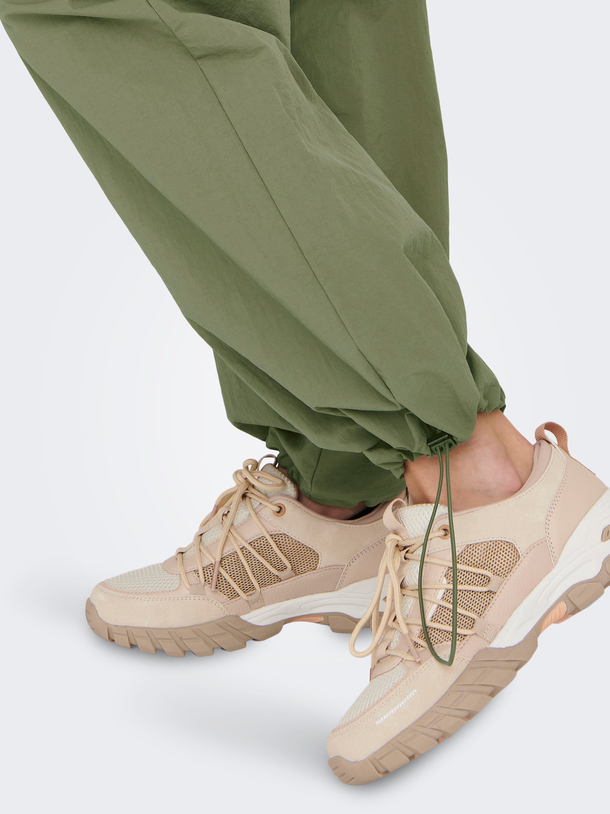 ONLKARIN Mittlere Taille Cargo Schnitt Cargo-Hose Aloe
