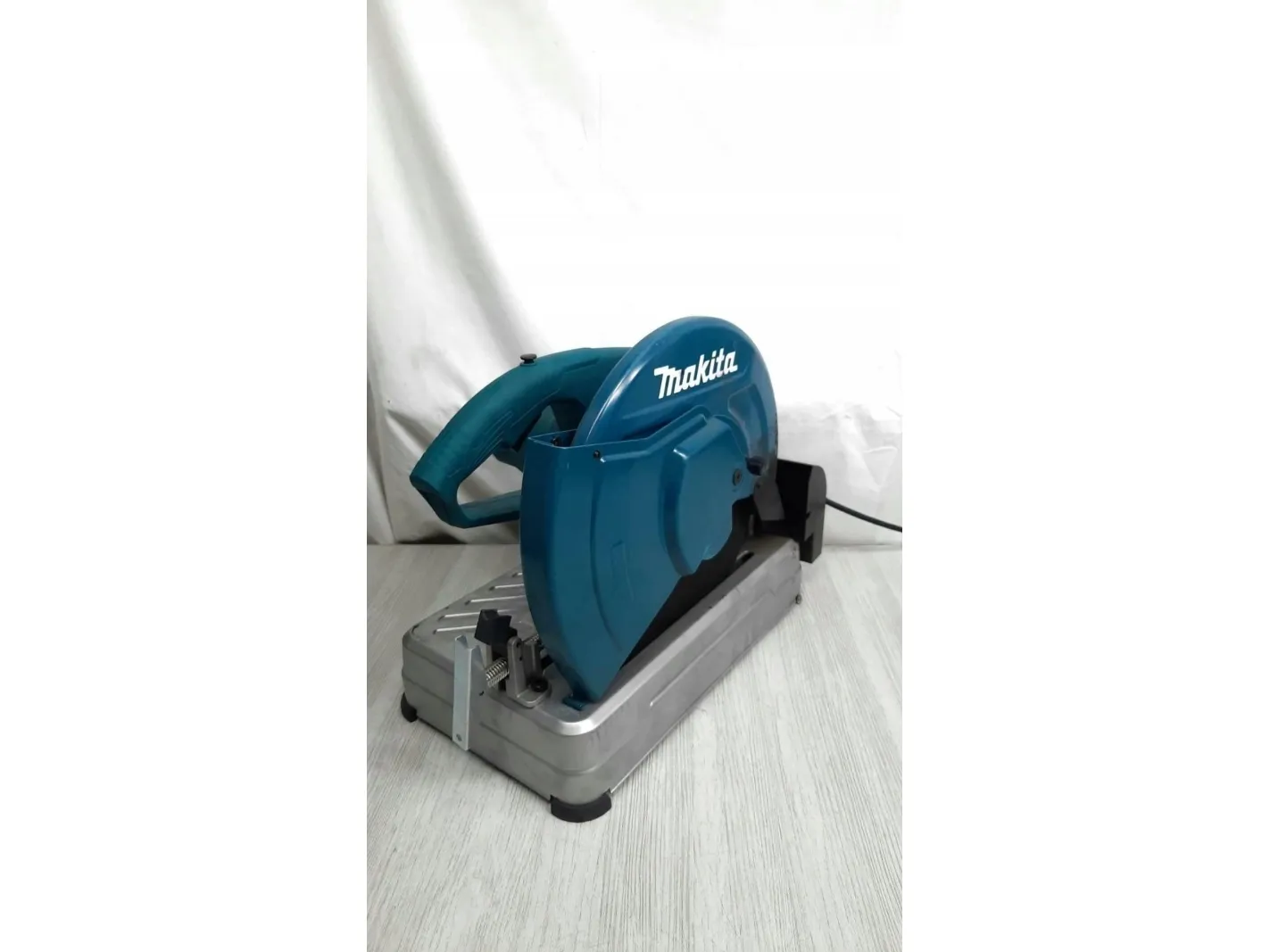 Makita LW1400 Metalskæremaskine, 355x25,4 mm, 102x194 mm, 2200 W