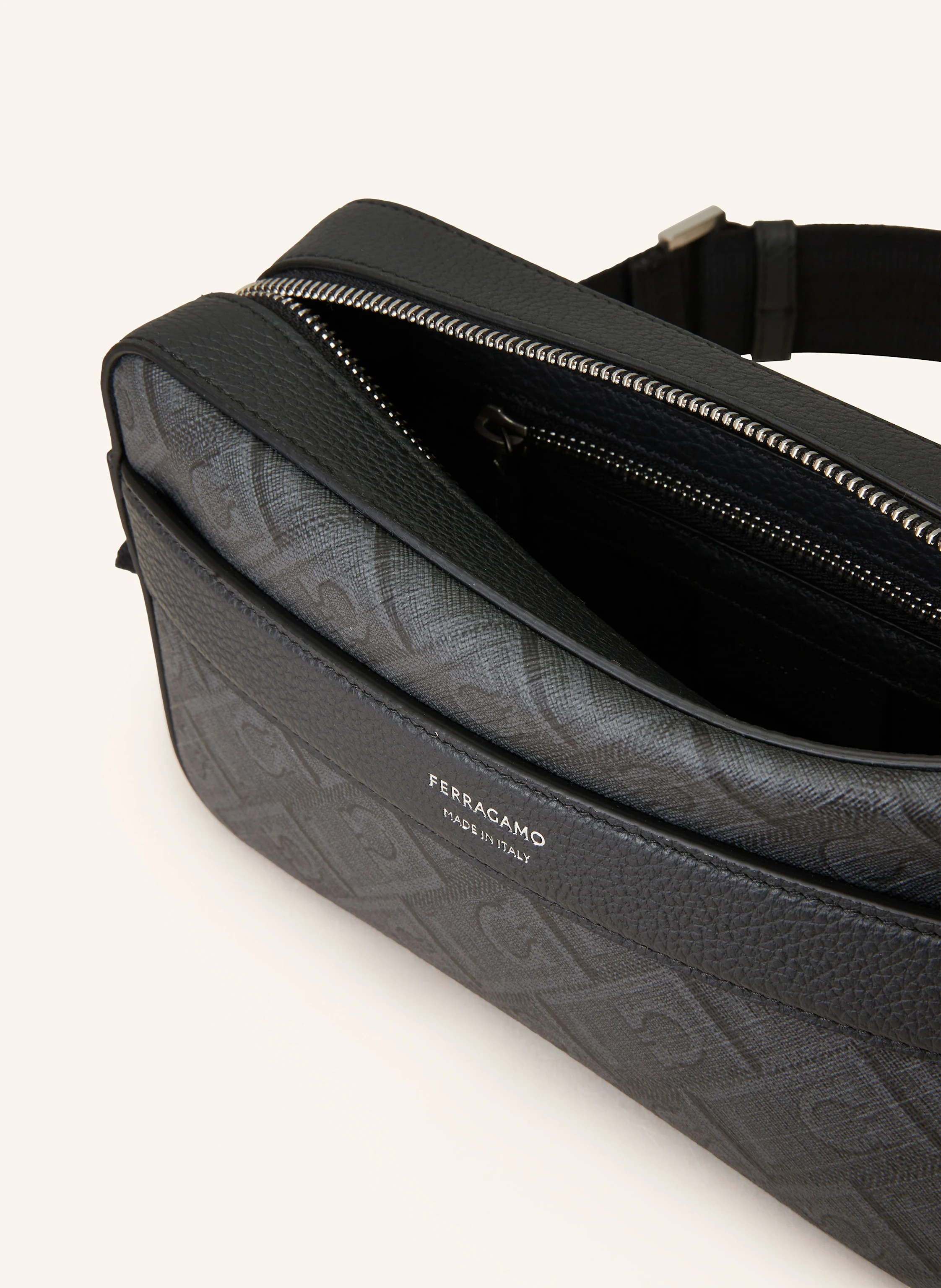 FERRAGAMO Umhängetasche