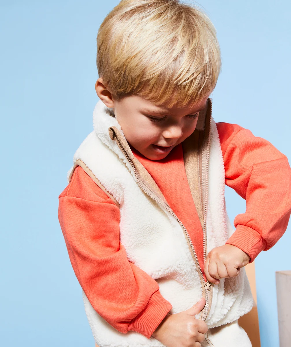 GILET SANS MANCHES BÉBÉ GARÇON SHERPA ÉCRU