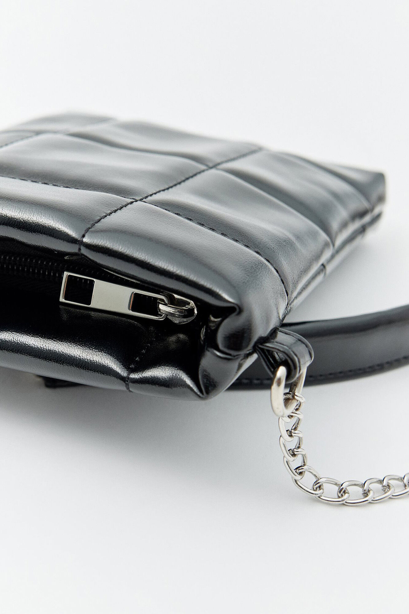 Bolsa transversal acolchoada