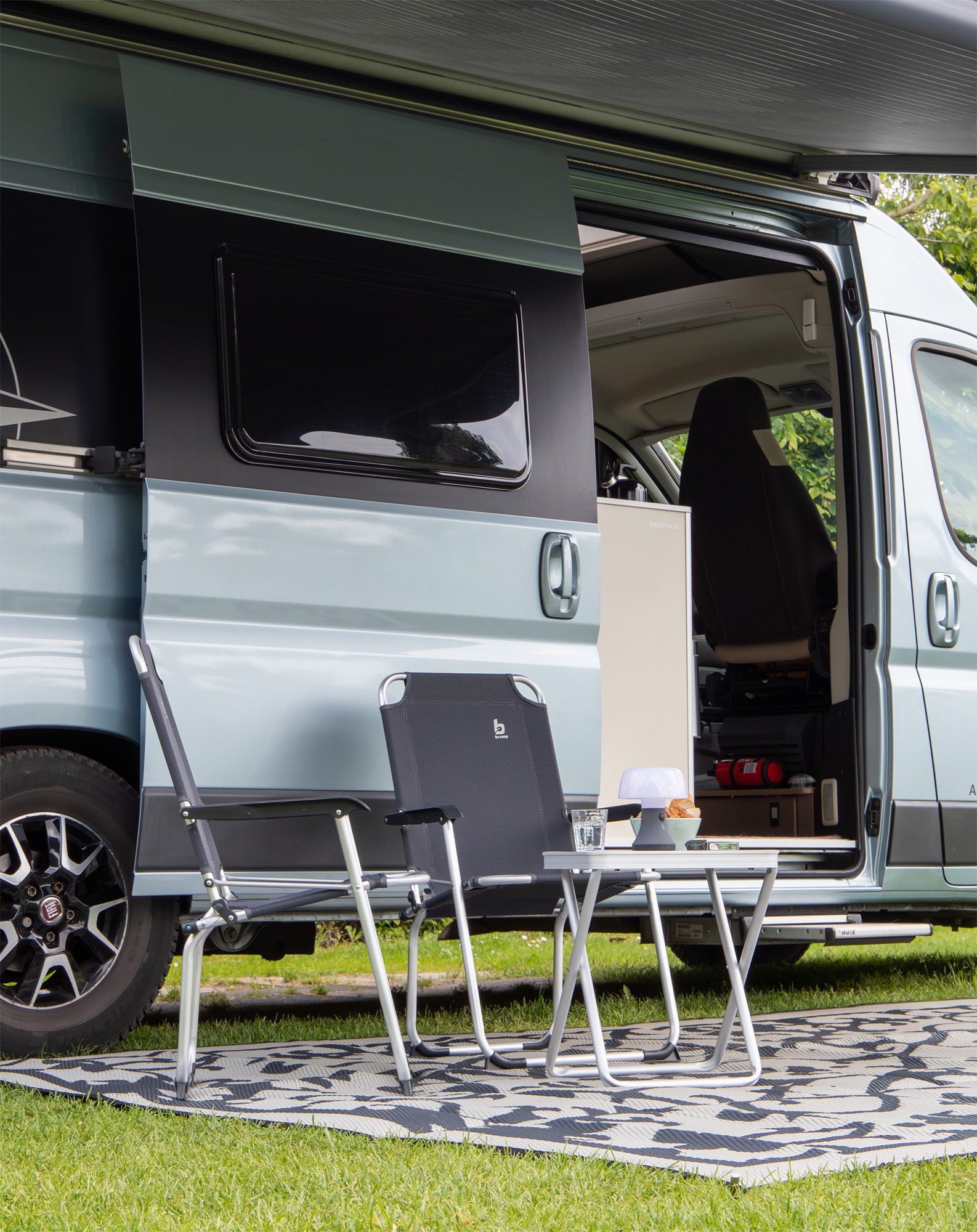 Bo-Camp Hocker mit Tischplattenaufsatz Grau