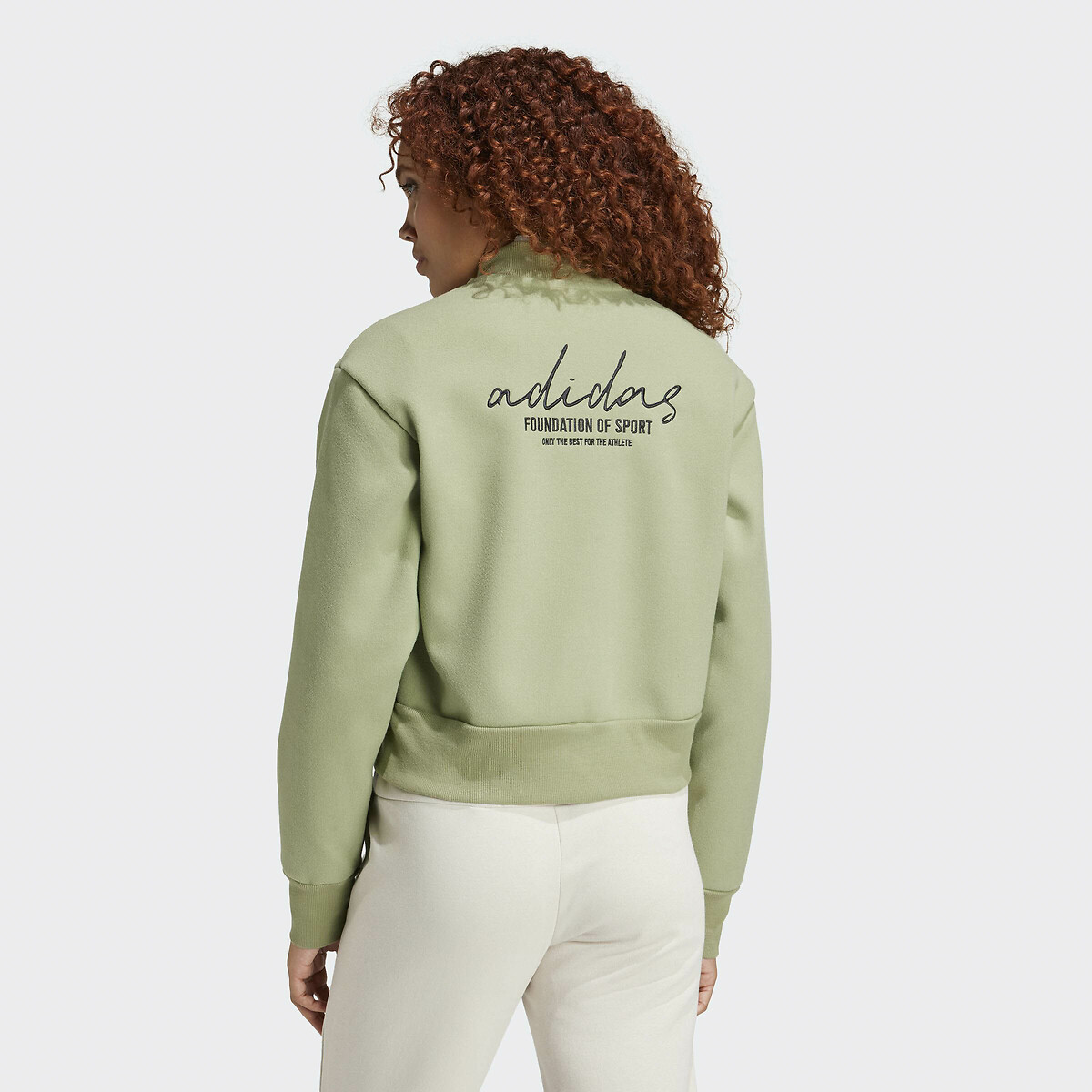 ADIDAS ROUPAS ESPORTIVAS<br>Colete com zíper e estampa exclusiva