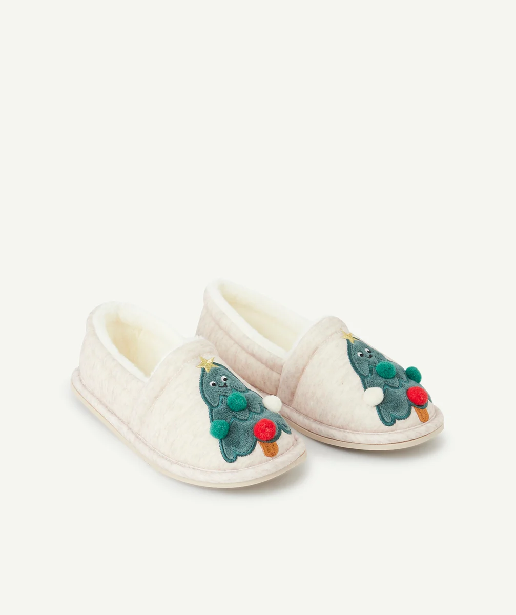 CHAUSSONS ENFANT EN FIBRES RECYCLÉES ÉCRU CHINÉ THÈME SAPIN DE NOËL