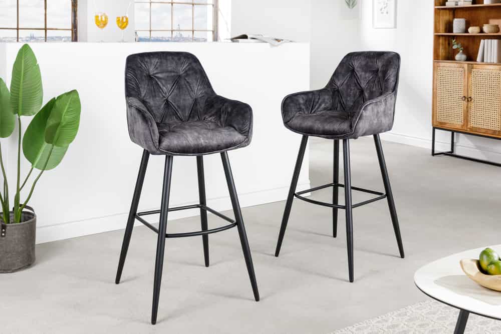 Design Barhocker MILANO grau Samt Barstuhl mit Lehne Metall schwarz Chesterfield-Steppung