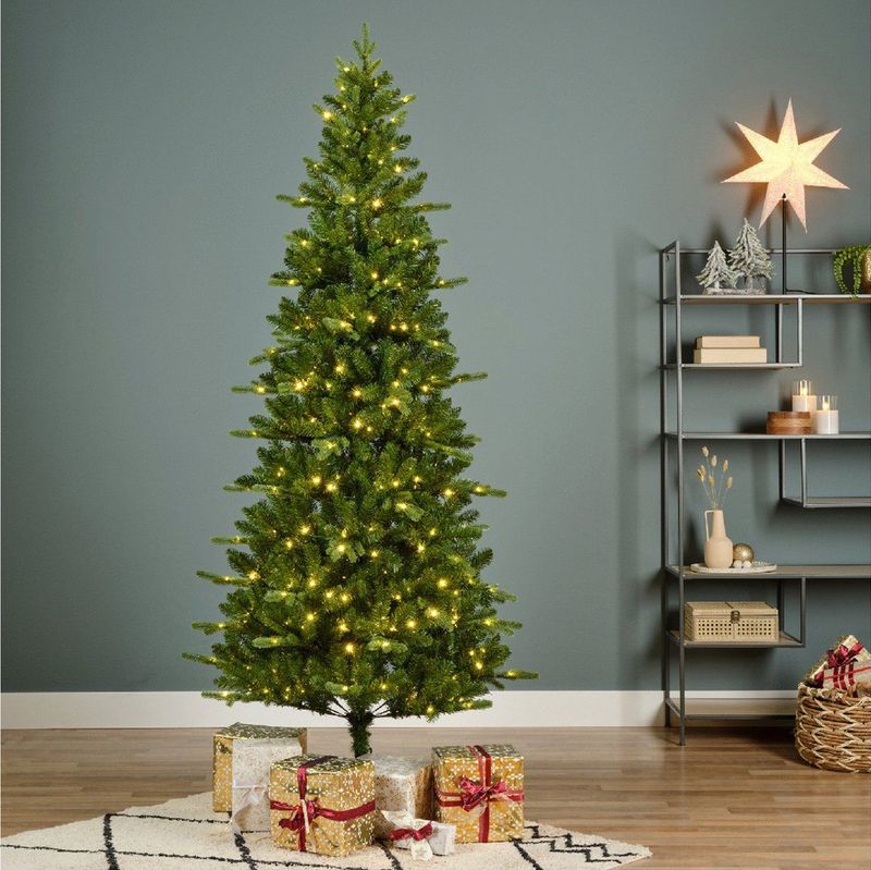 Everlands - Killington - Kunstkerstboom - 210 cm - 380 LED Lichtjes - Warm Wit