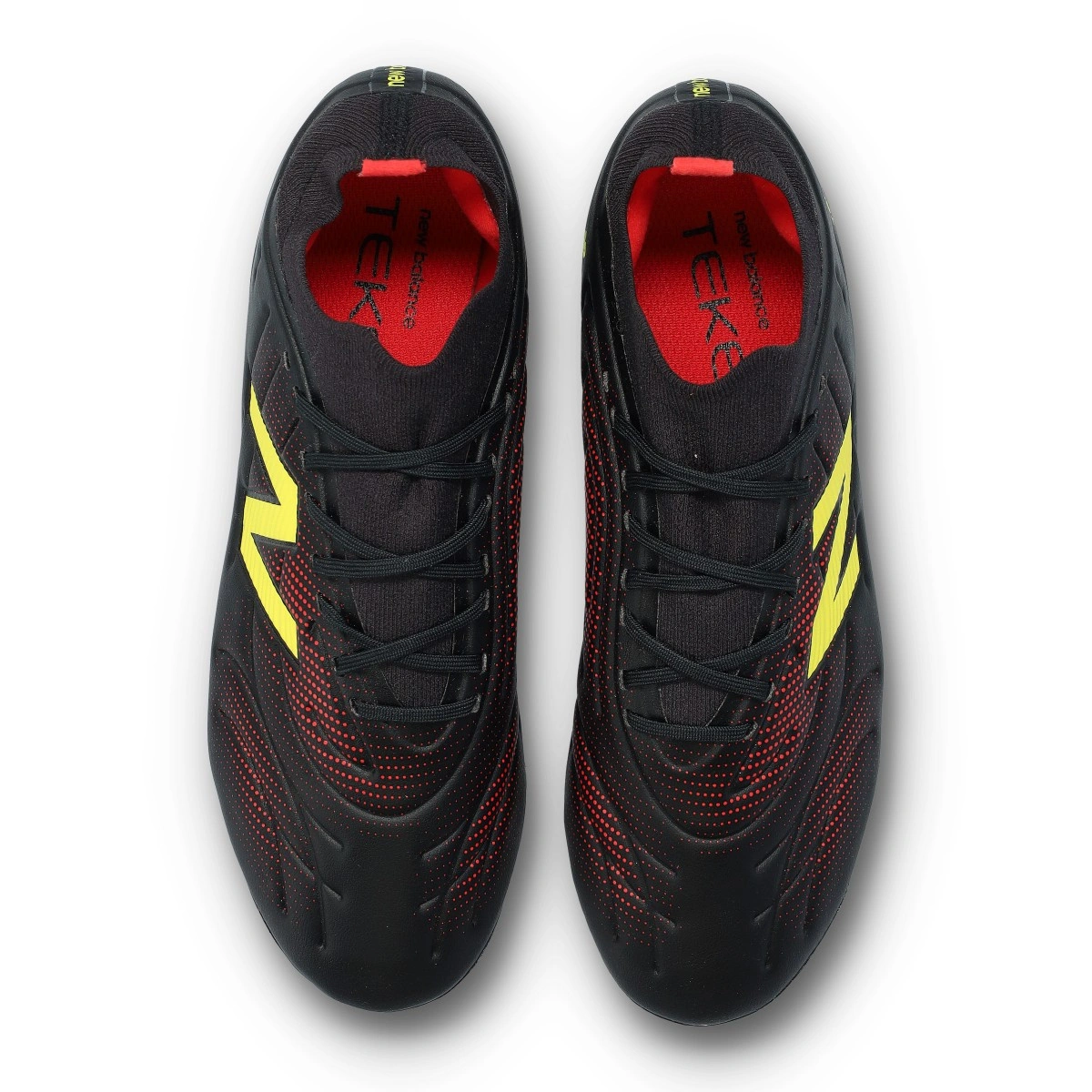 Chuteira New Balance Tekela Team MG Mulher