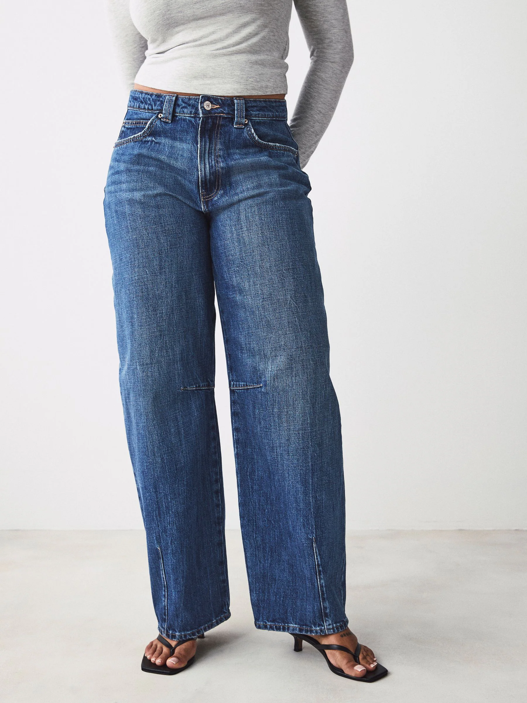 Donkerblauw - Hourglass Barrel Jeans met pijltjes op de knieën 100% Katoen