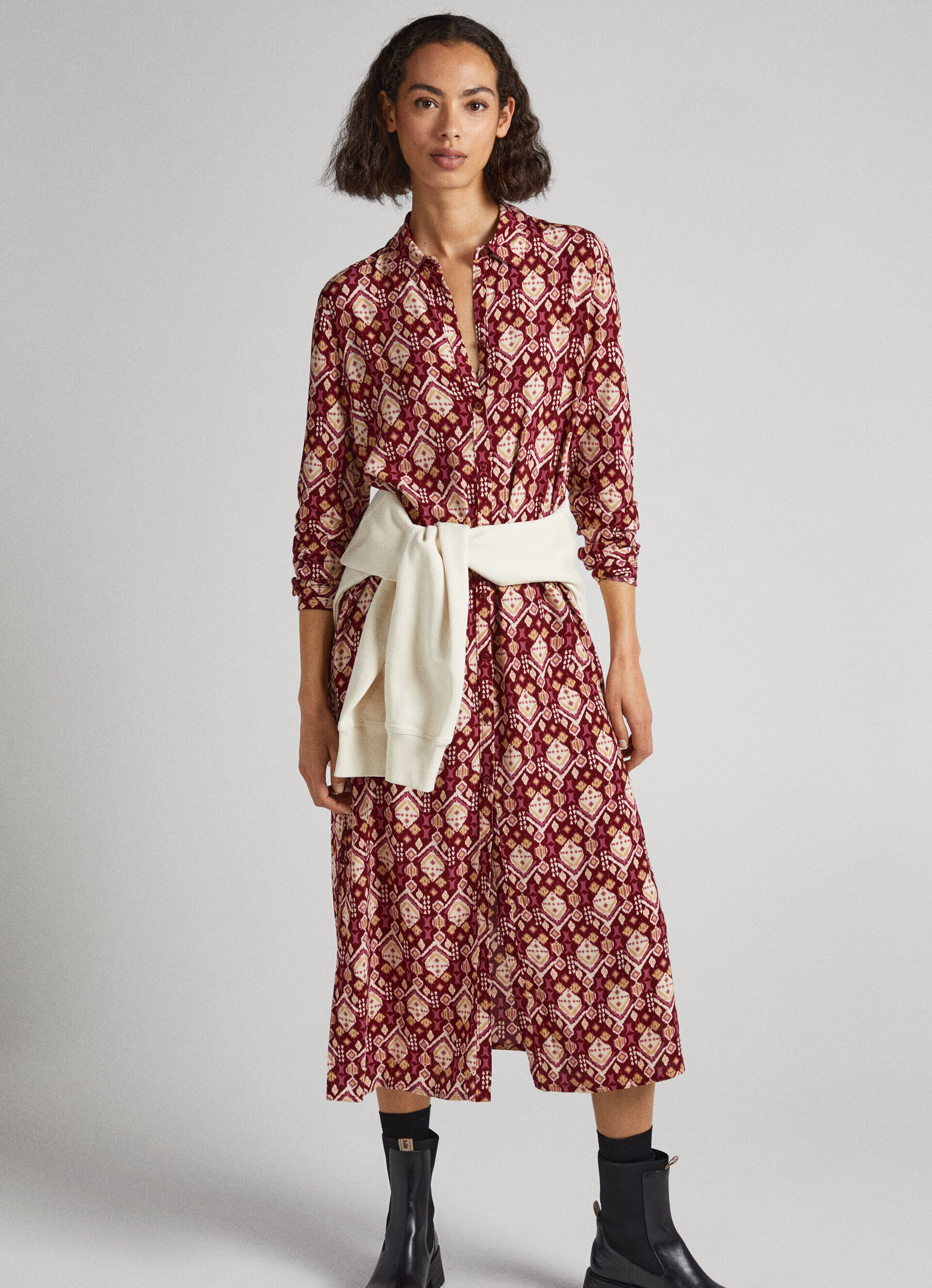 VESTIDO COM ESTAMPA ORNAMENTAL - multicolorido
