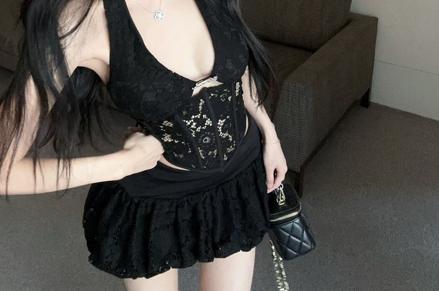Magma - Halter V-hals kanten bustier top / Mid rise mini A-lijn rok