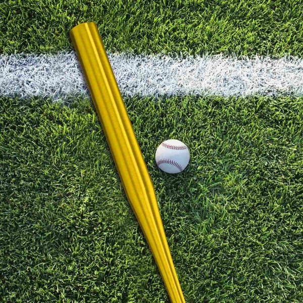 Baseballballtre i gyllen aluminium