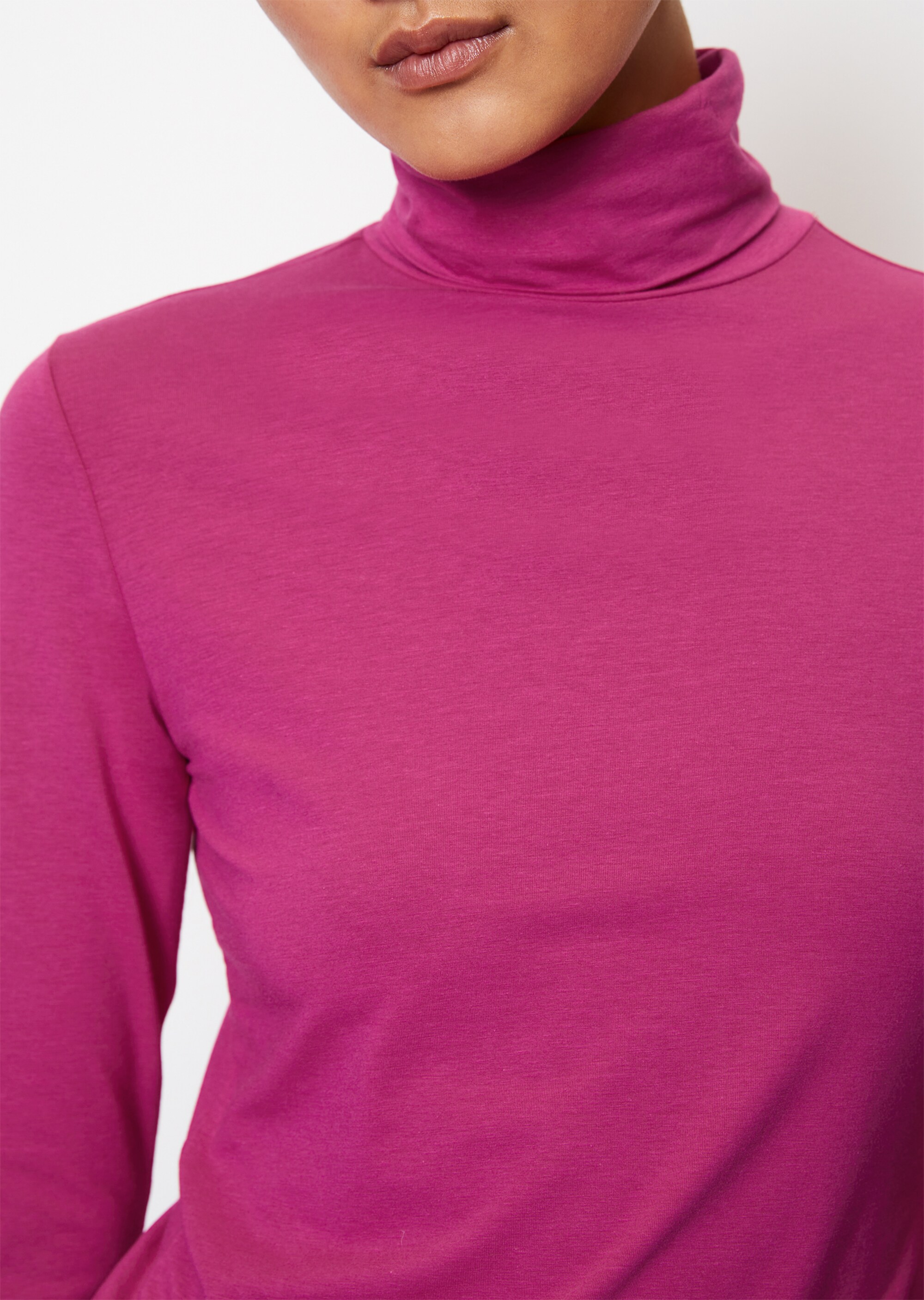 Rollkragen-Longsleeve regularmit TENCEL™ Modal