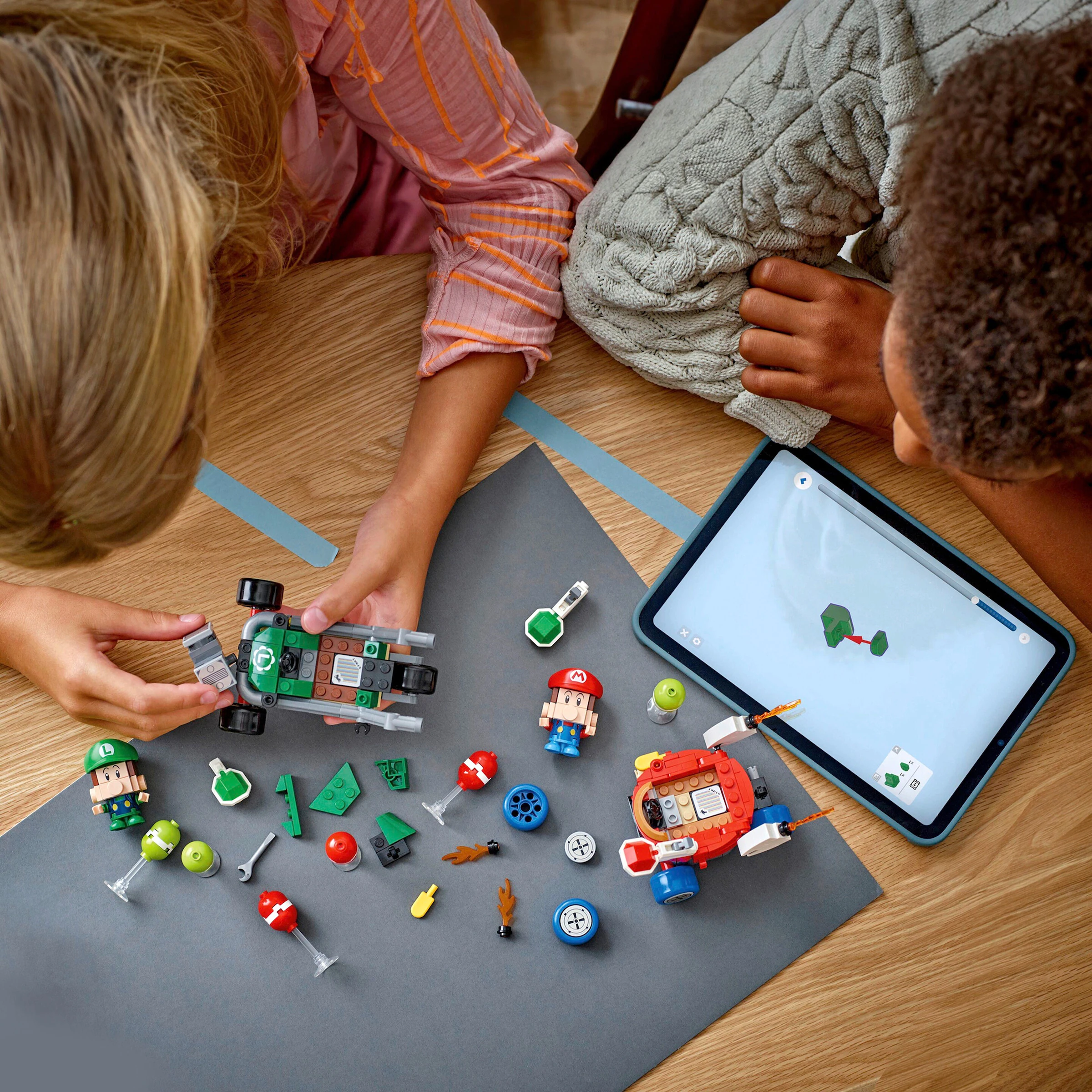 LEGO® - Super Mario™ 72034 Mario Kart™ - Baby Mario vs. Baby Luigi